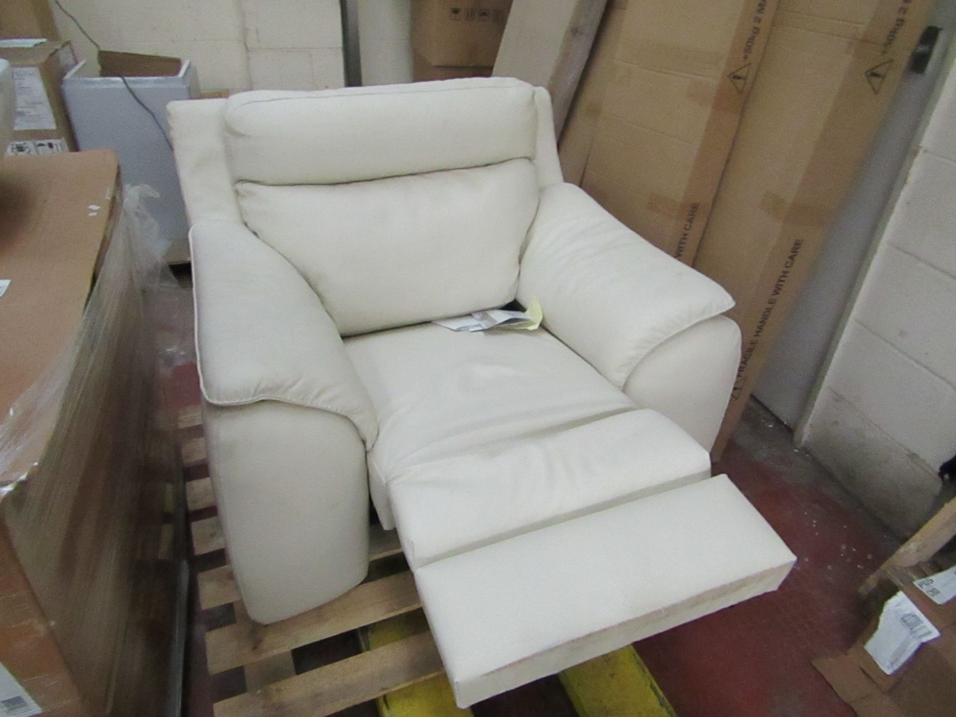 Calia Italia Serena power recliner, tested working.