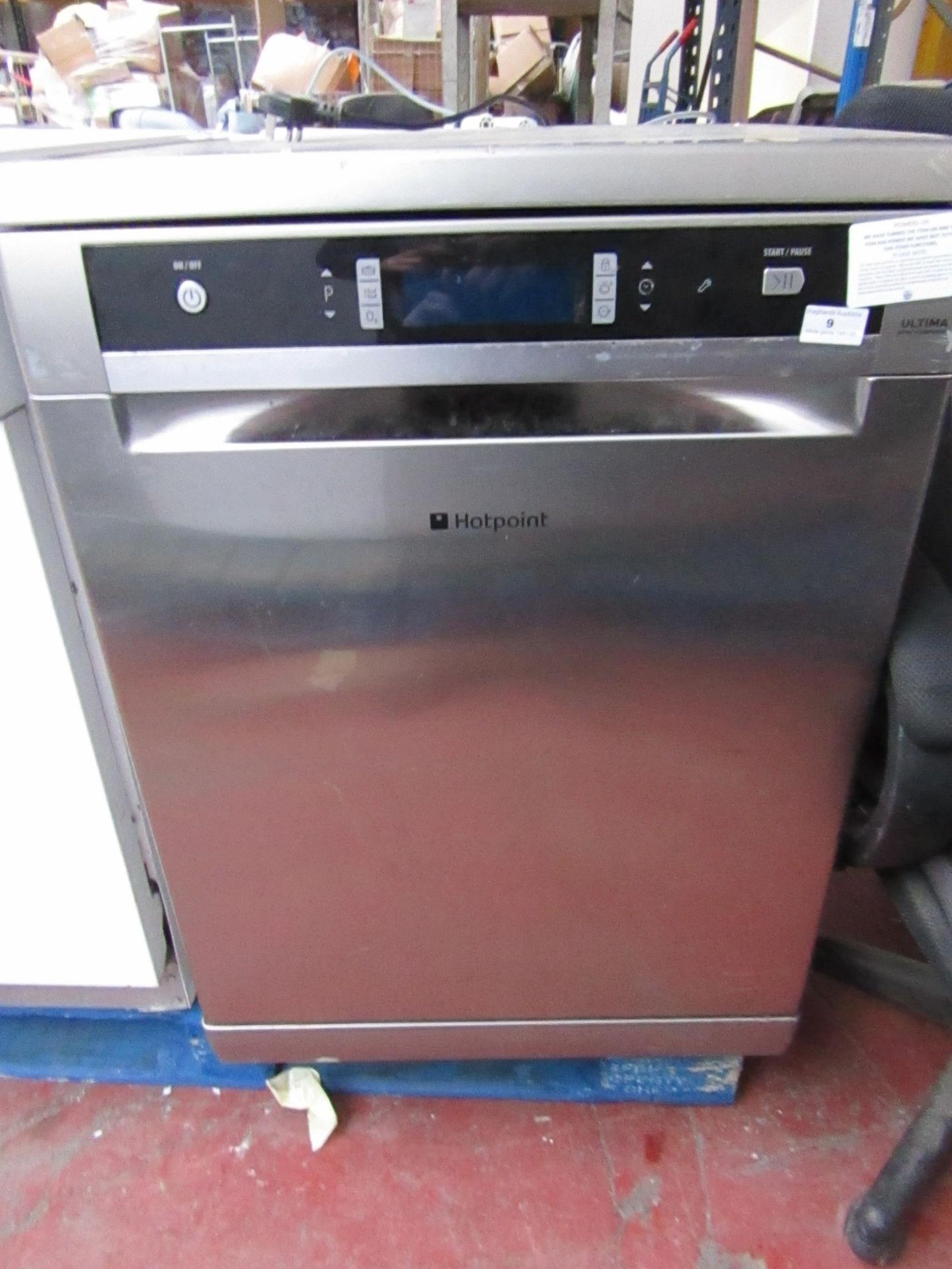 Hotpoint ULTIMA with flexipower Dishwasher - Powers on.