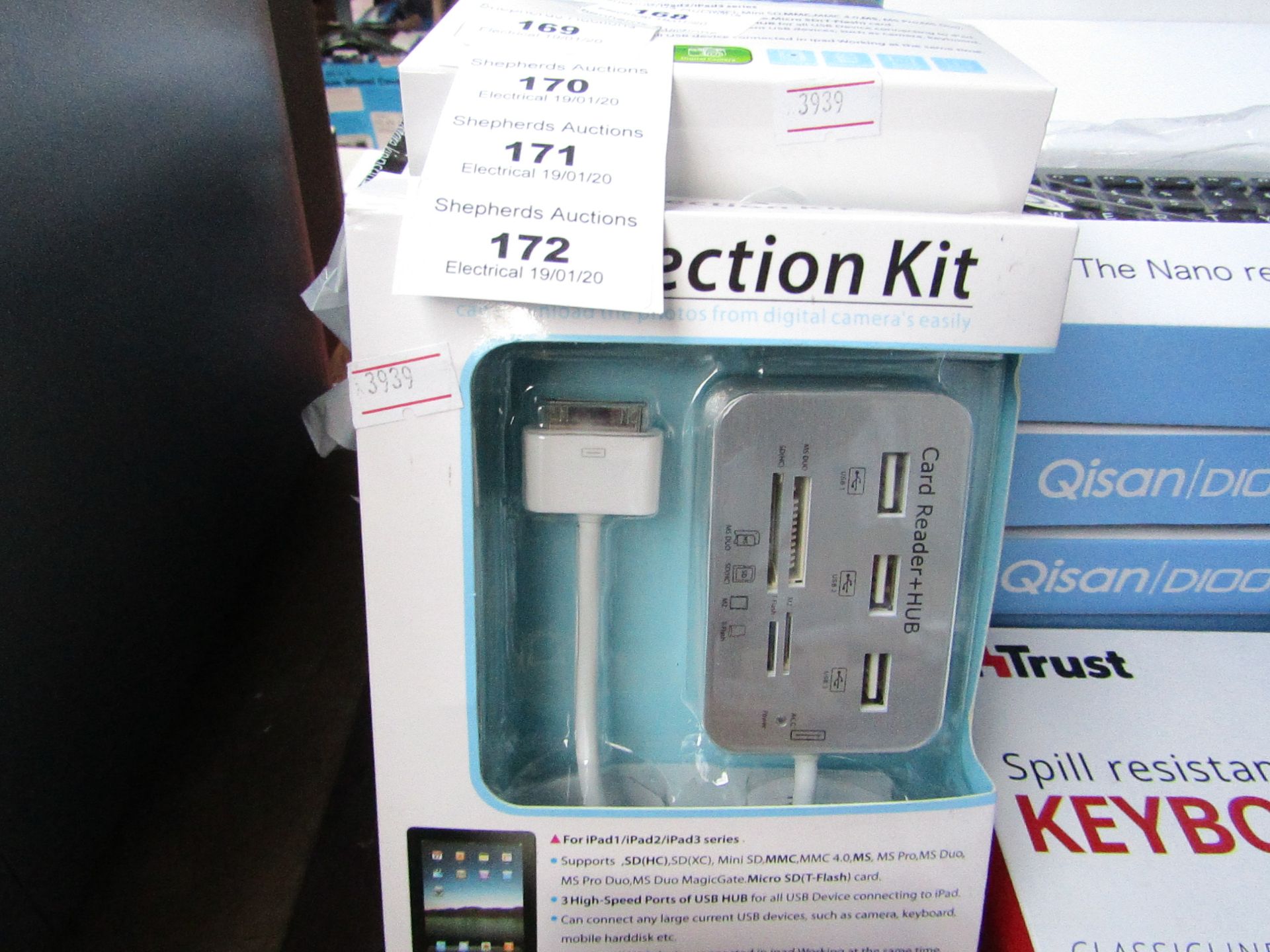 Connection kit - Card reader + Hub - Packaged.