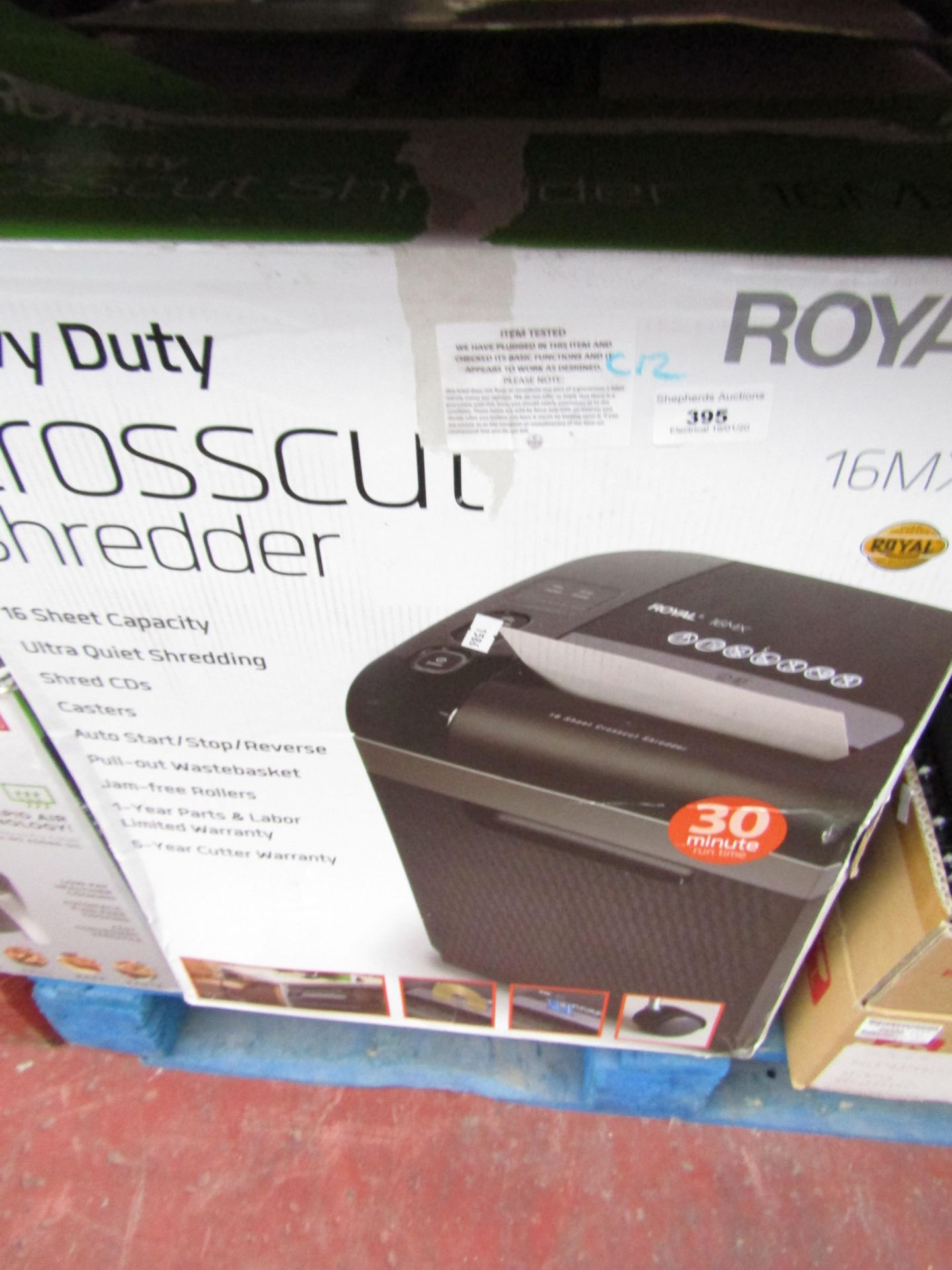 Royal - 16 sheet crosscut shredder - Tested working and boxed.