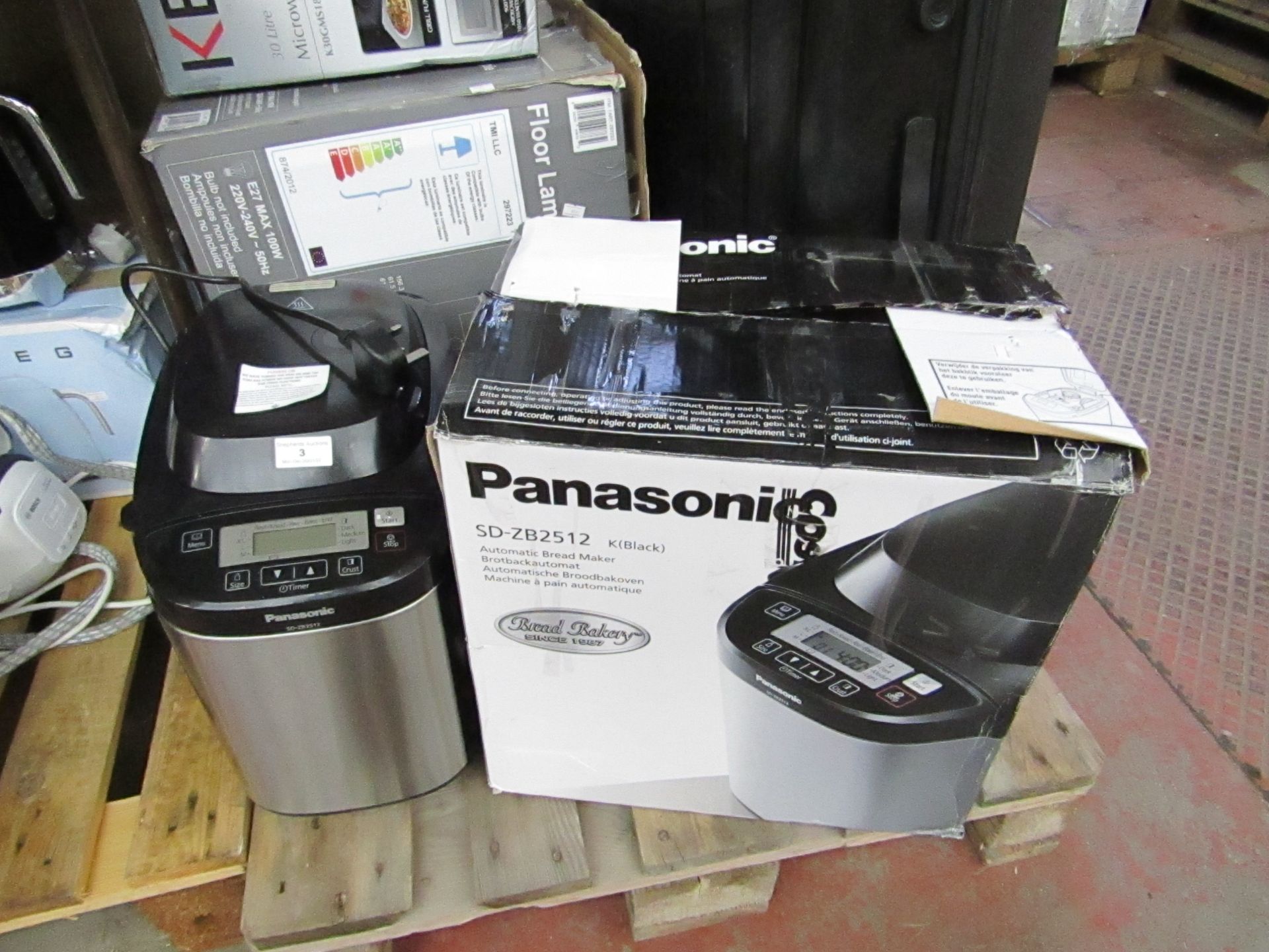 Panasonic SD-ZB2512 Bread Maker. Boxed & Powers on