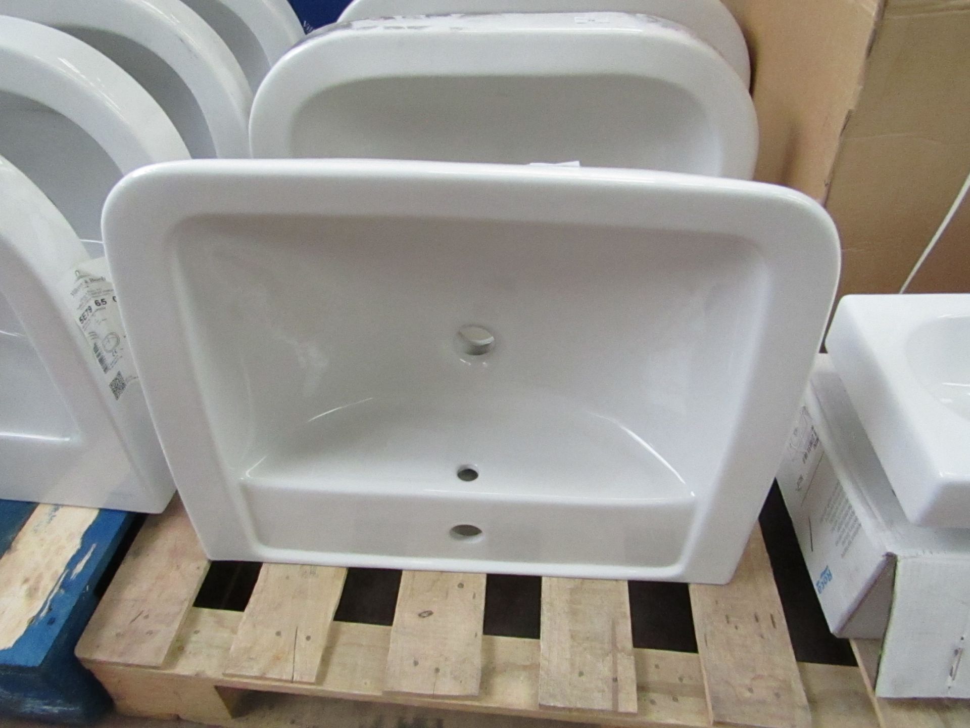 Villeroy and Boch 570mm 1TH basin, new.