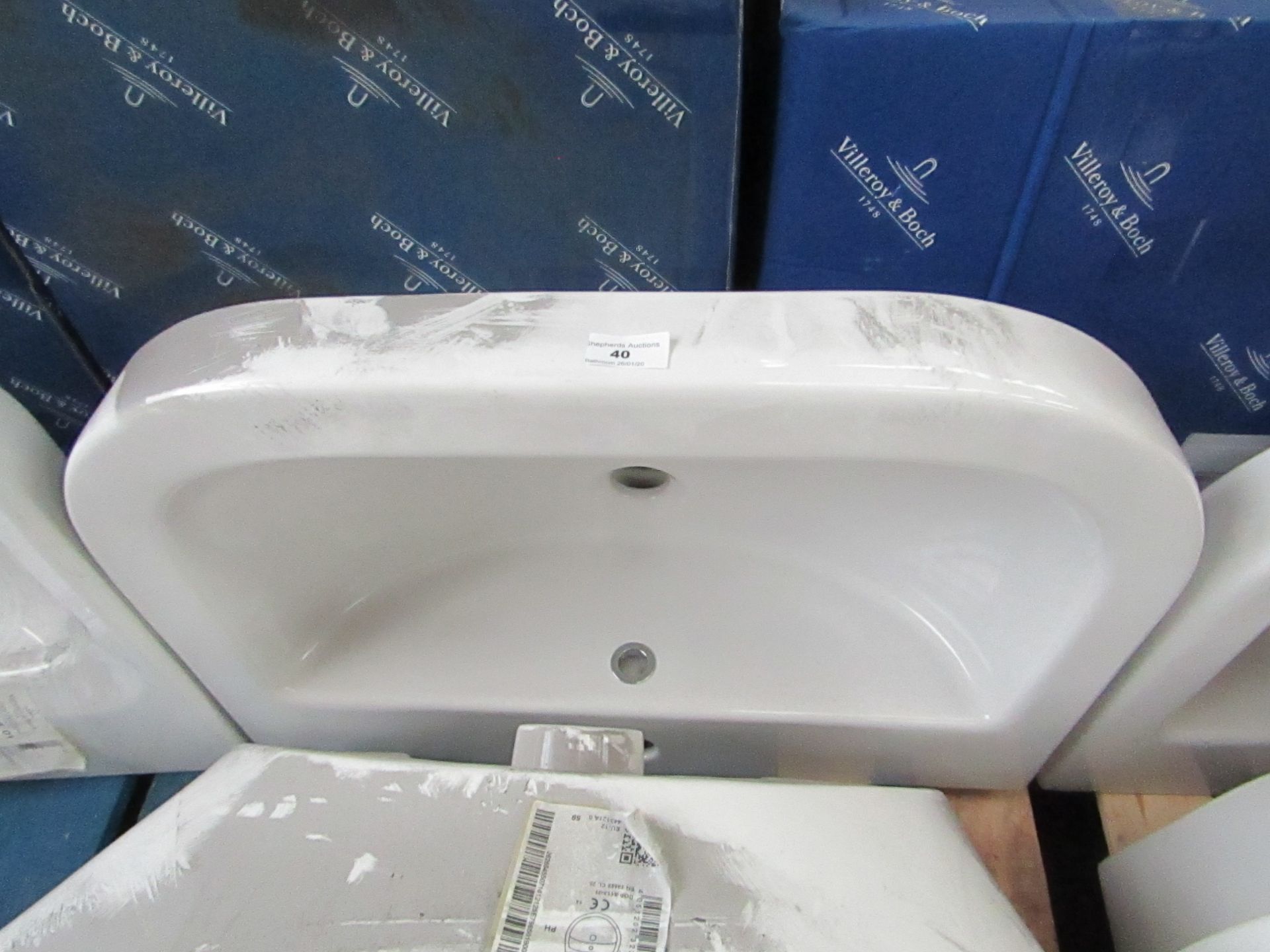 Villeroy and Boch 1TH basin with overflow, 450 x 400mm, new.