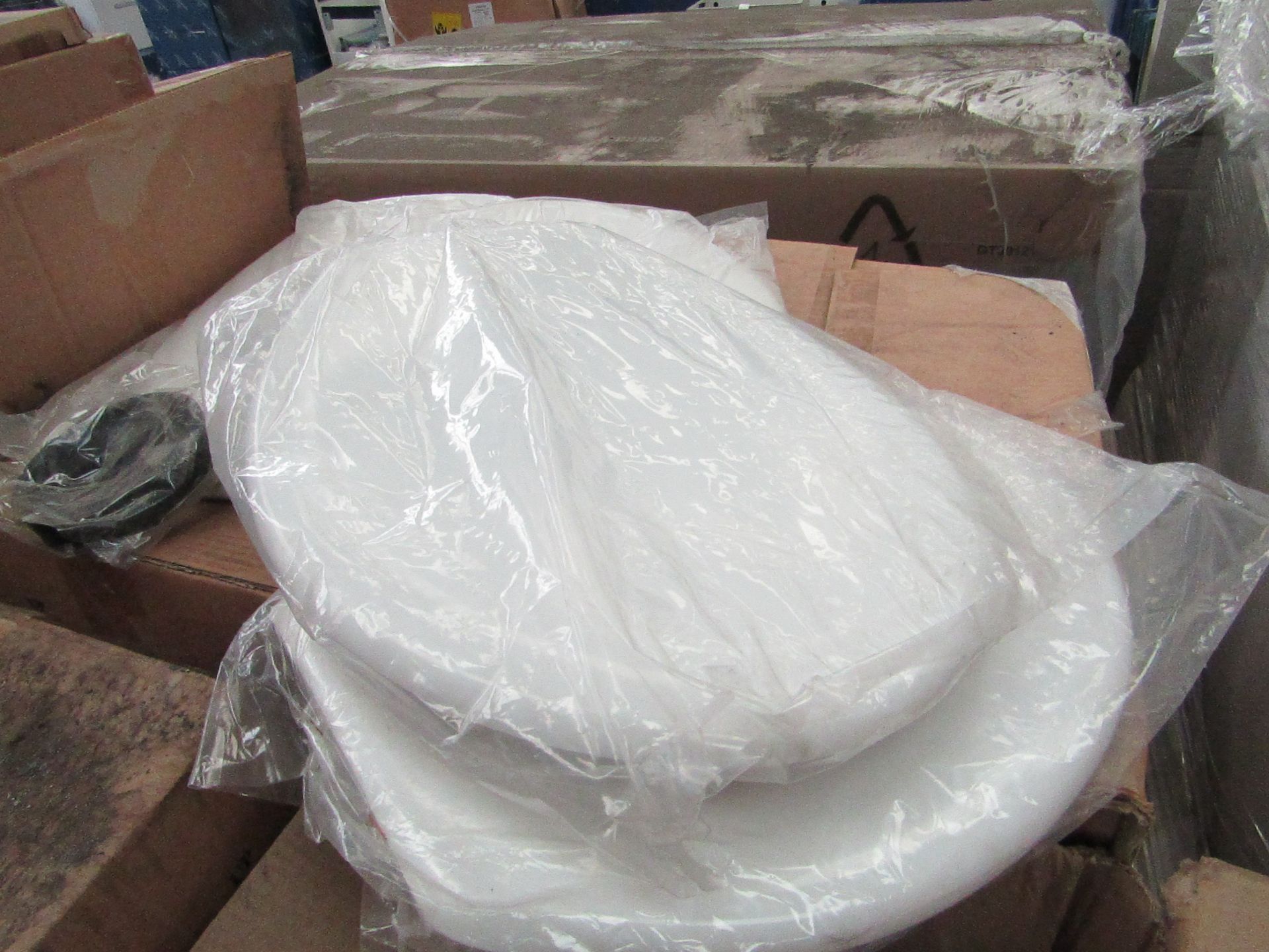 5x Unbranded Roca toilet seats, all new.