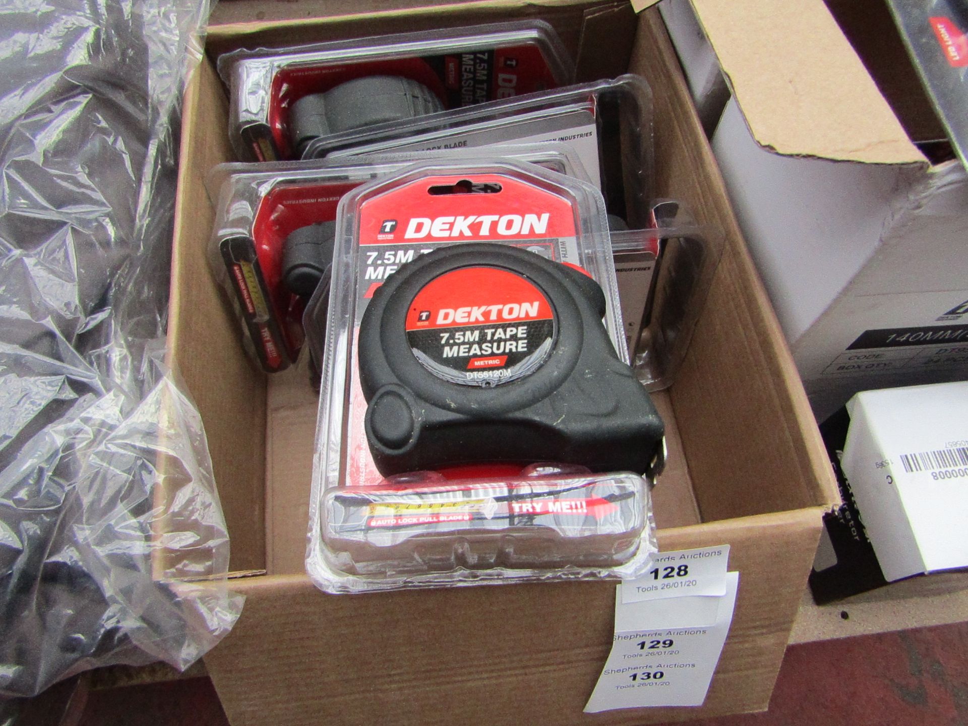 Dekton 7.5m tape measure, new and packaged.