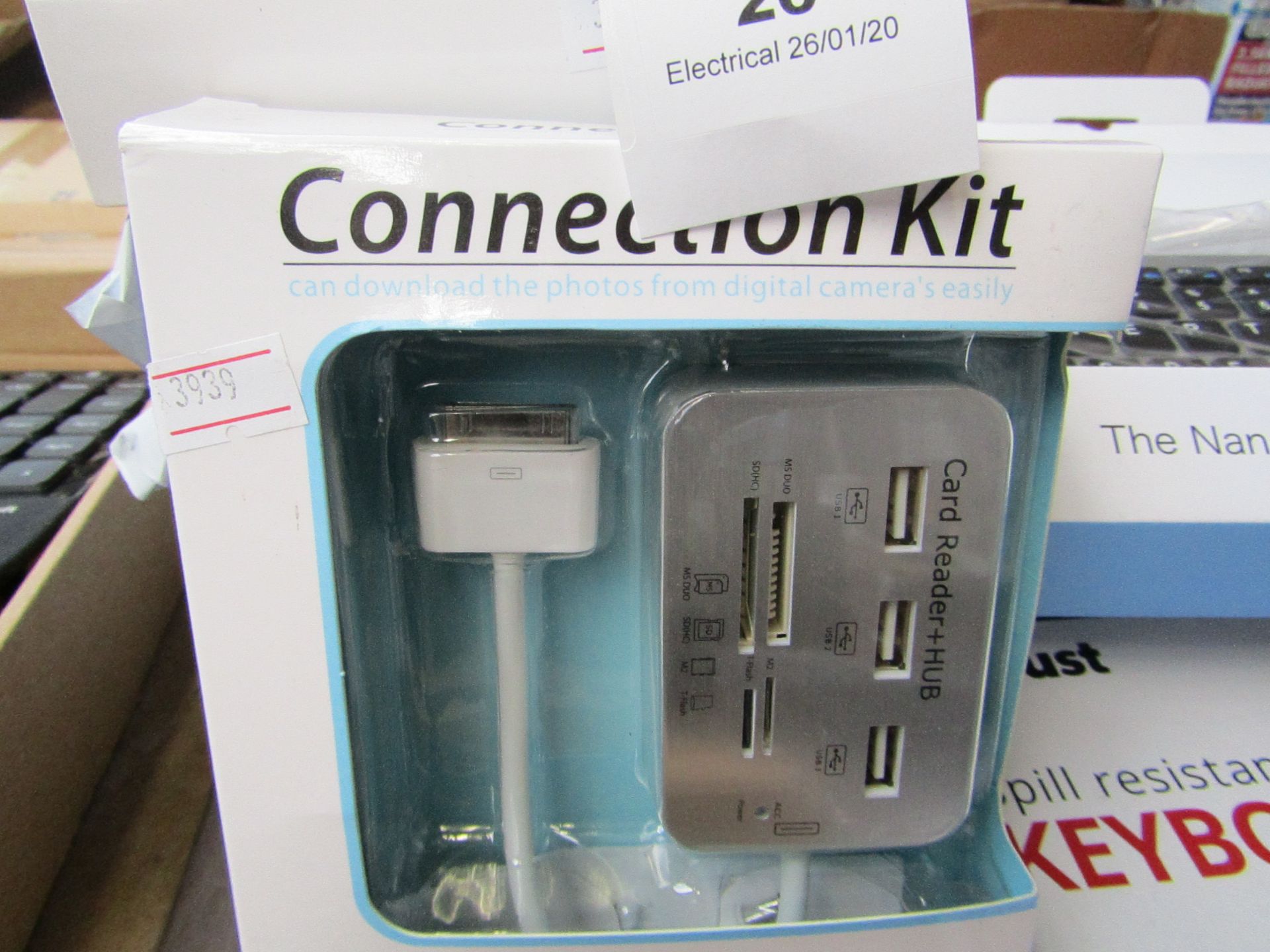 Connection kit - Card reader + Hub - Packaged.