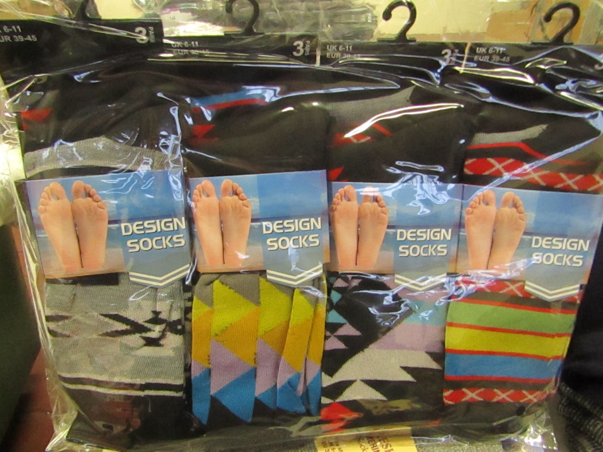 12 X Pairs of Mens Design socks size 6-11 new in packaging