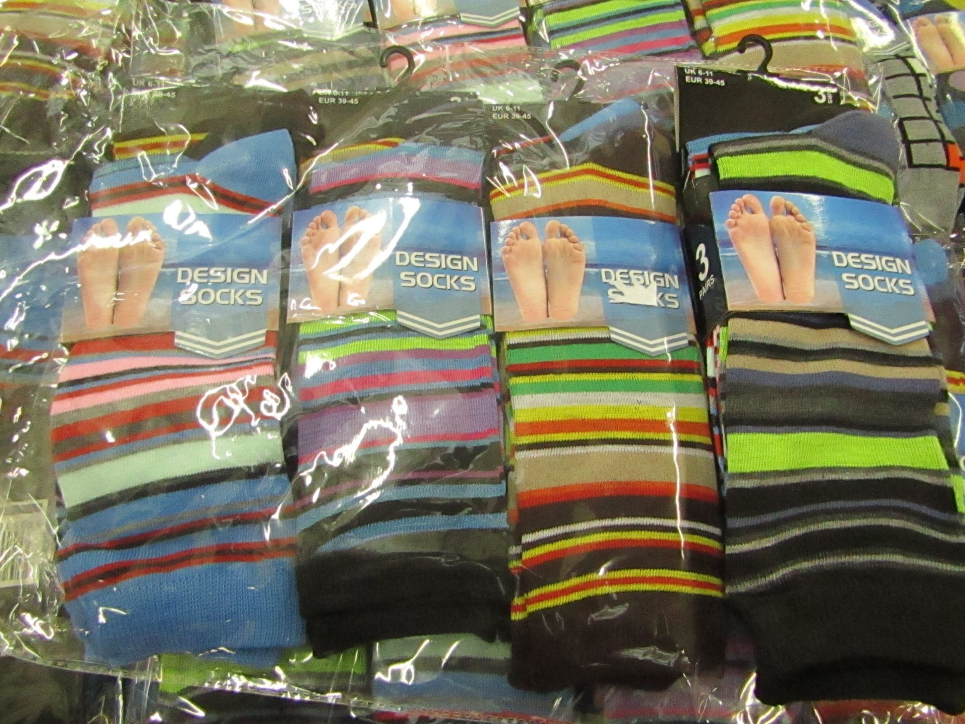 12 X Pairs of Mens Design Socks size 6-11 new in packaging