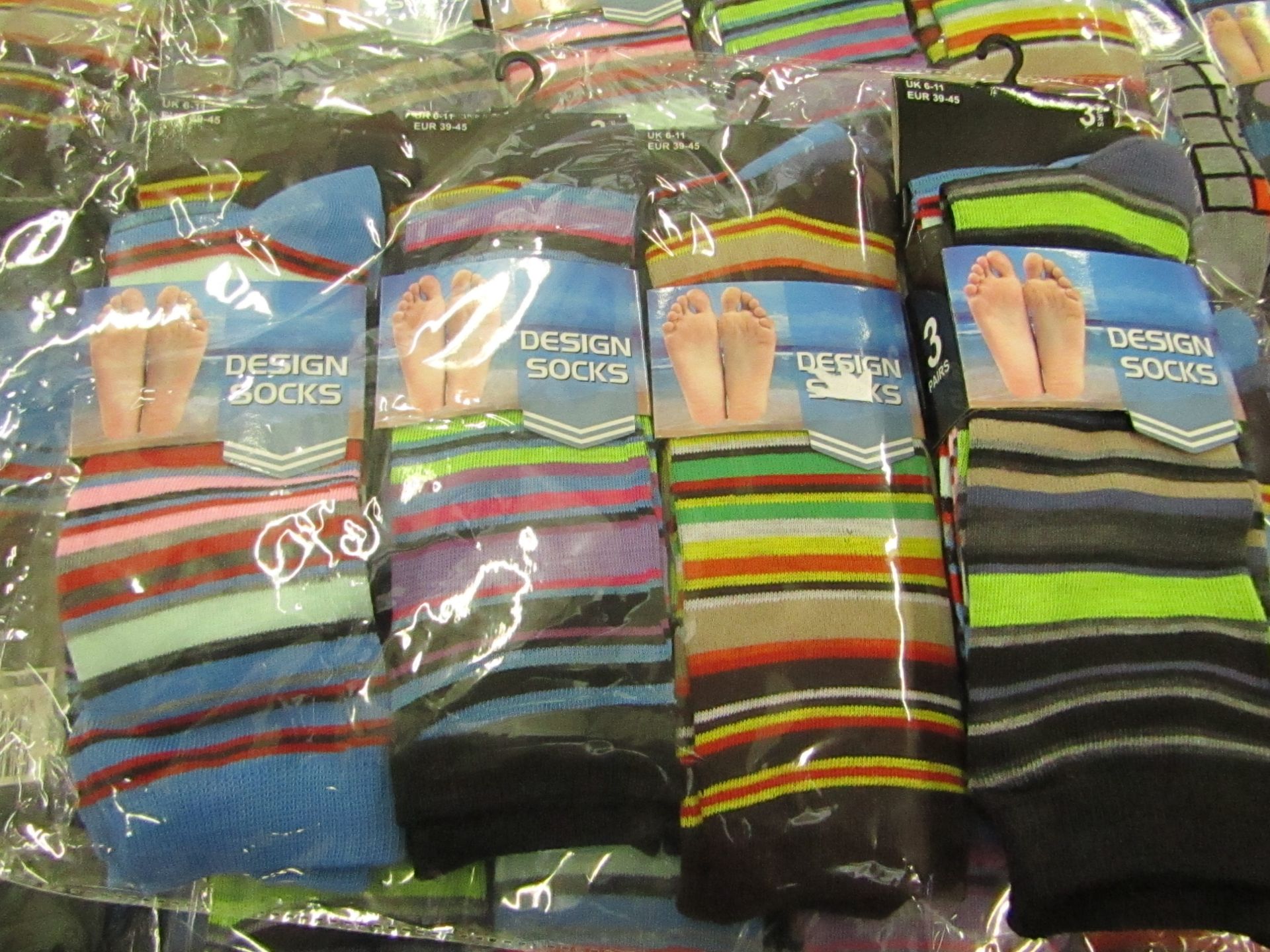 12 X Pairs of Mens Design Socks size 6-11 new in packaging