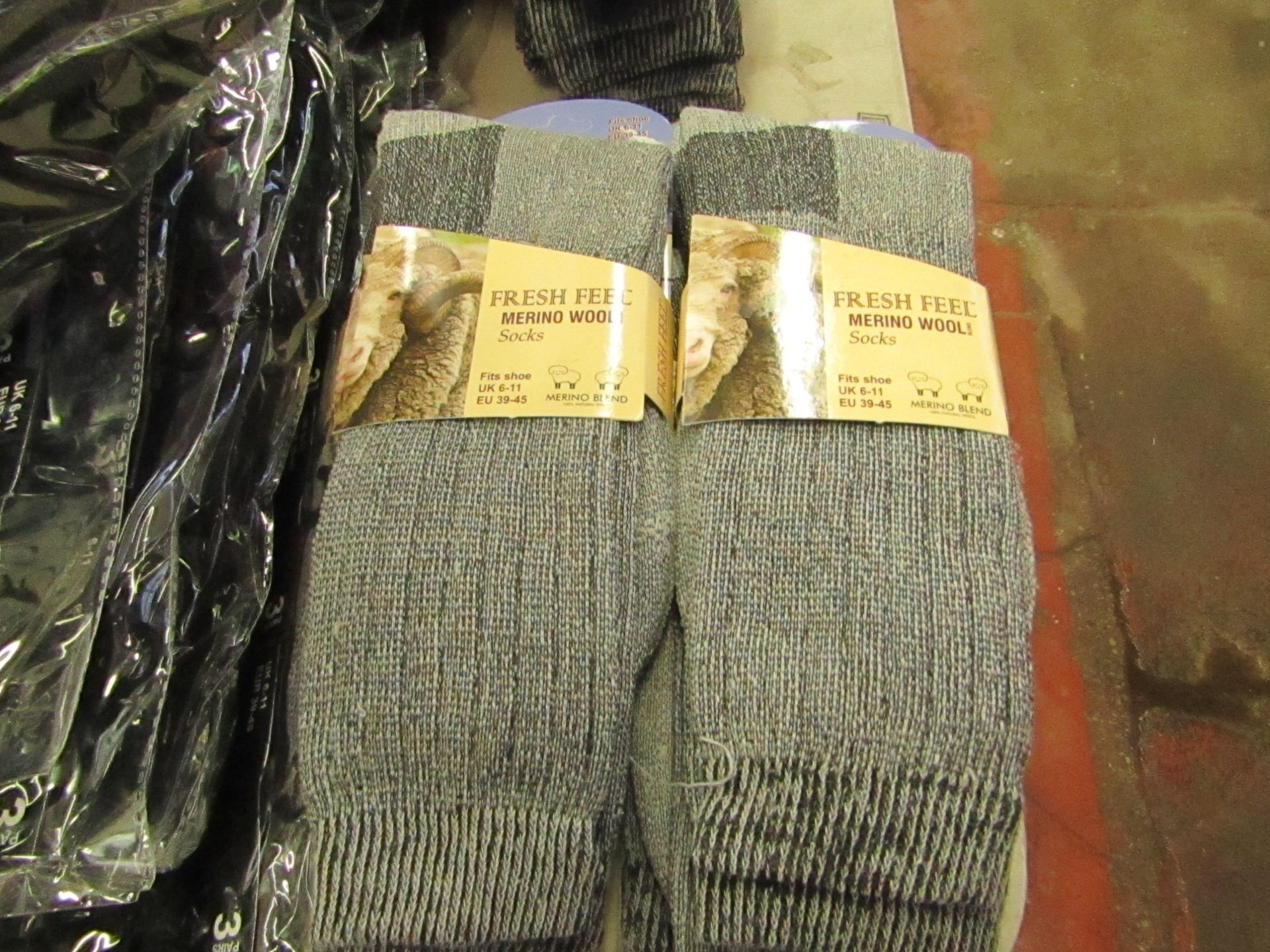 4 X Pairs of Fresh Feel Merino Wool Socks size 6-11, new in packaging