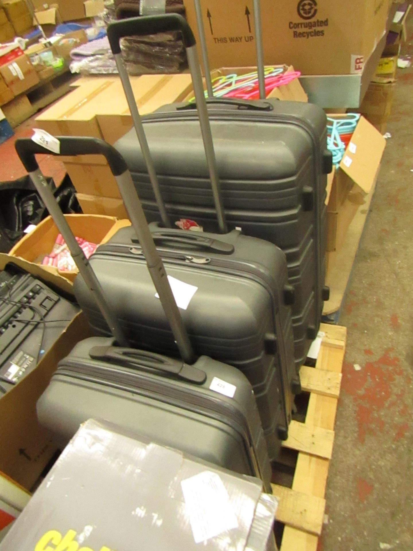 Set of3 Antler Suitcases. All Have Scuffs & the small one has a small crack. All Still usable tho