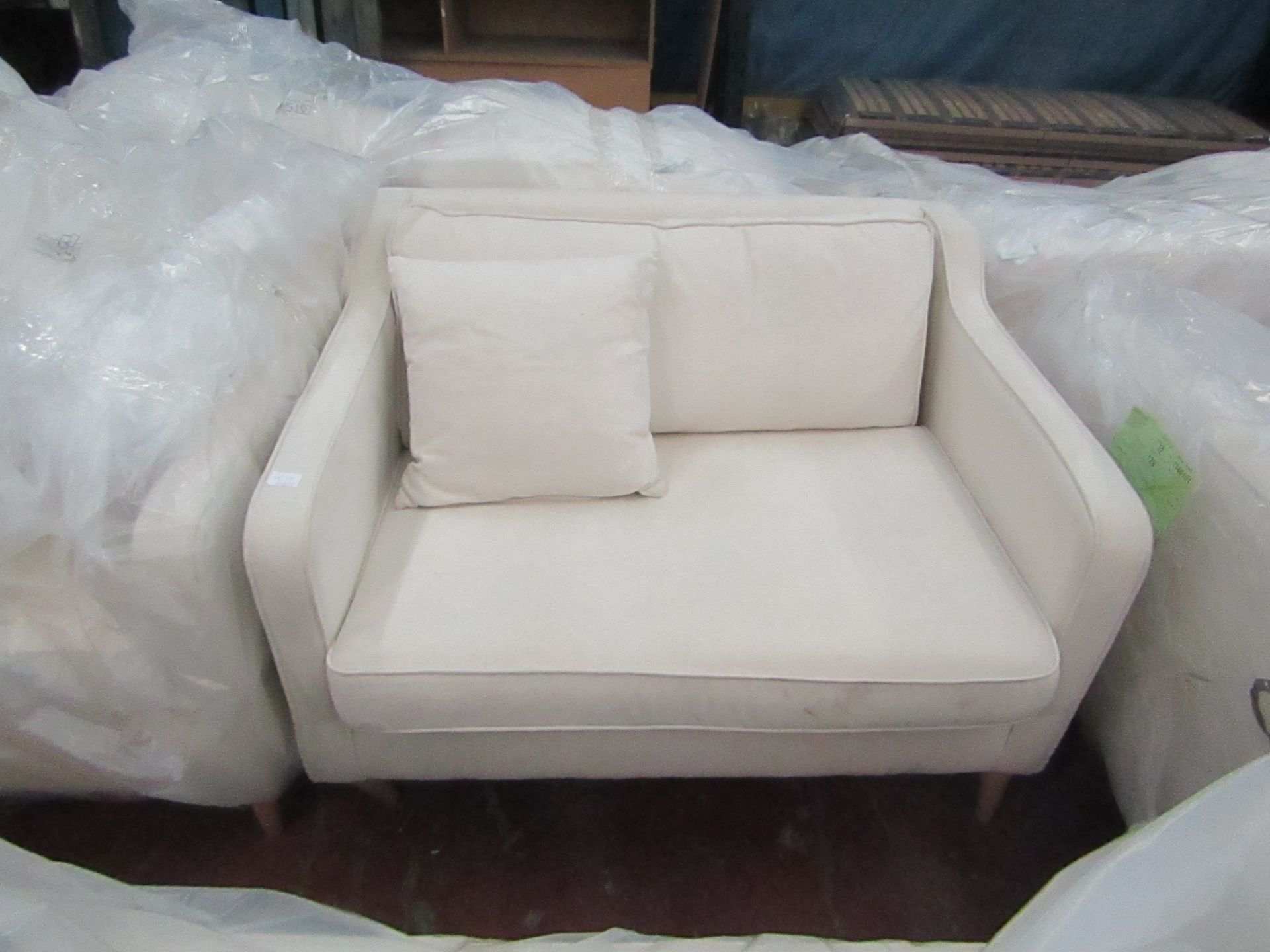 White Meadow Snuggle Seat with Wood Feet 1.1m x 90cm ex-display