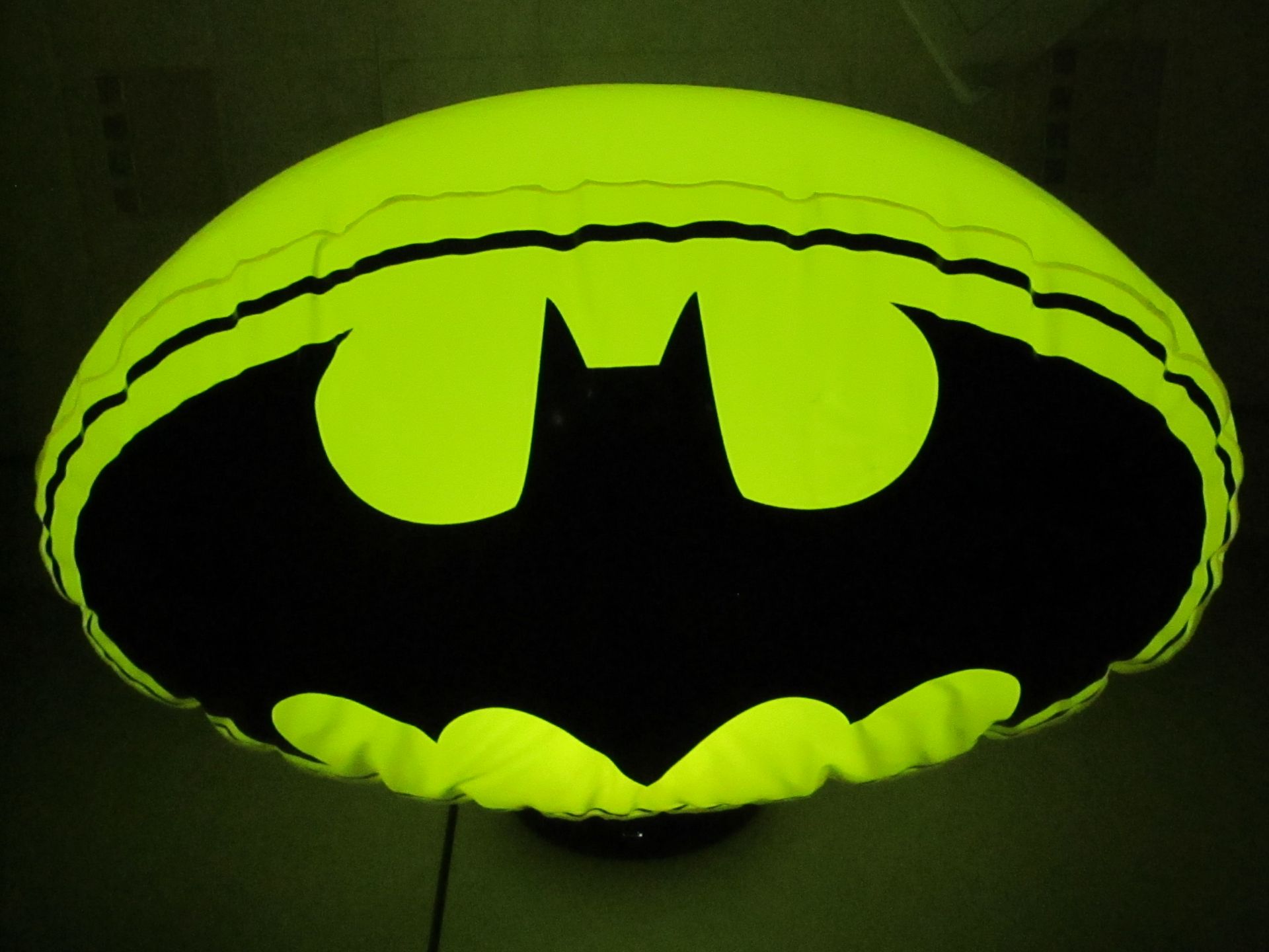 Batman XL Inflatable Touch Light. 45cm x 25cm.New & Boxed