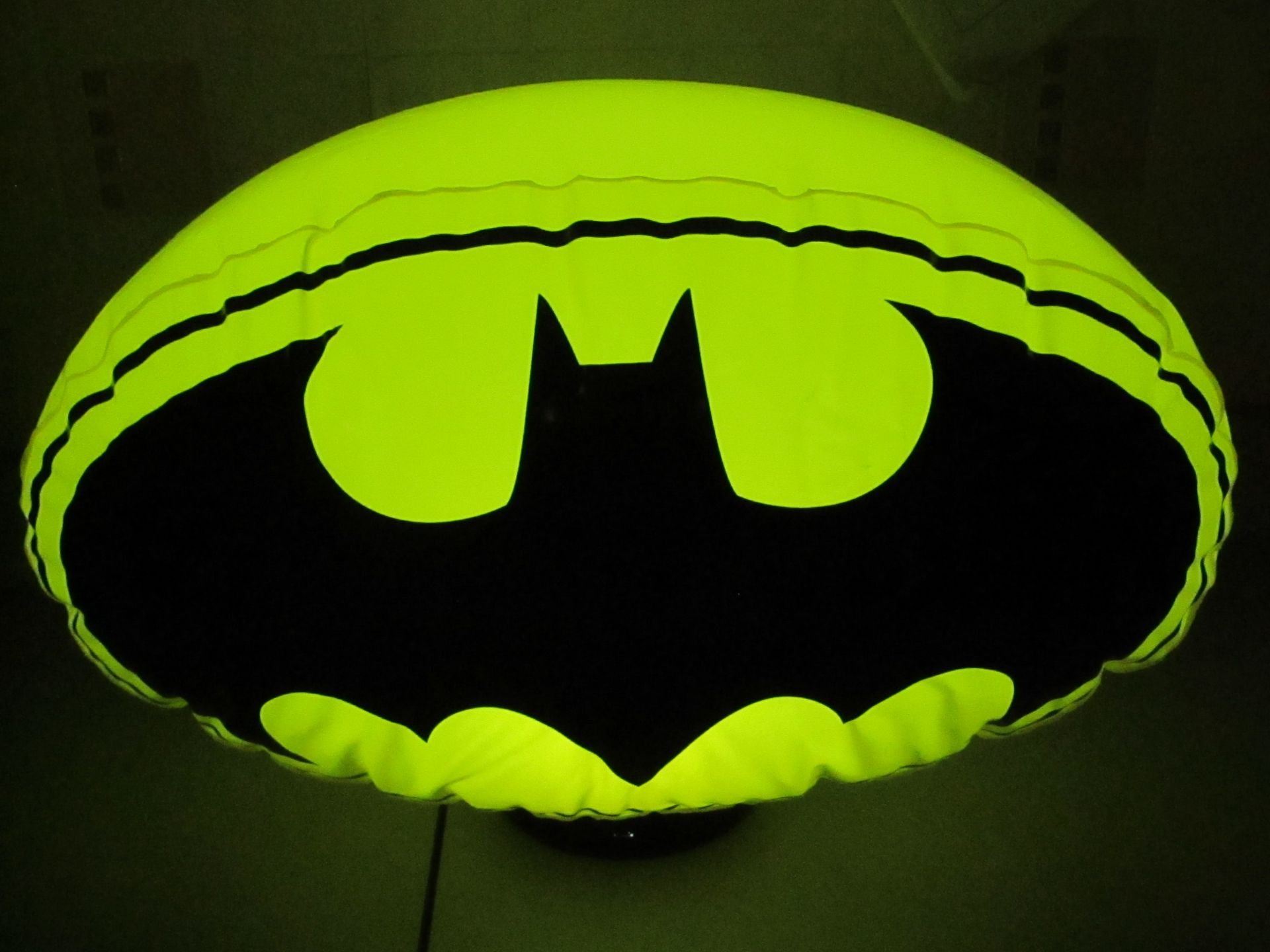 Batman XL Inflatable Touch Light. 45cm x 25cm.New & Boxed