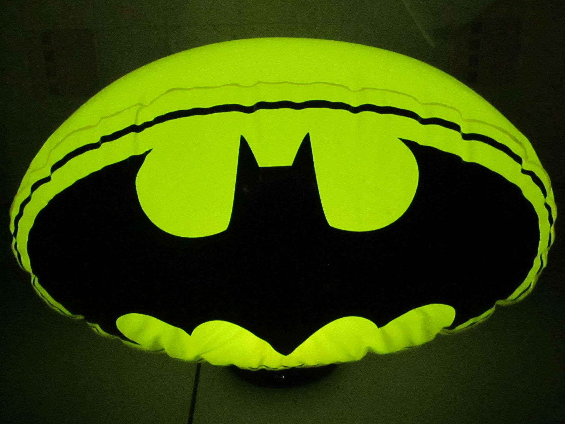 Batman XL Inflatable Touch Light. 45cm x 25cm.New & Boxed