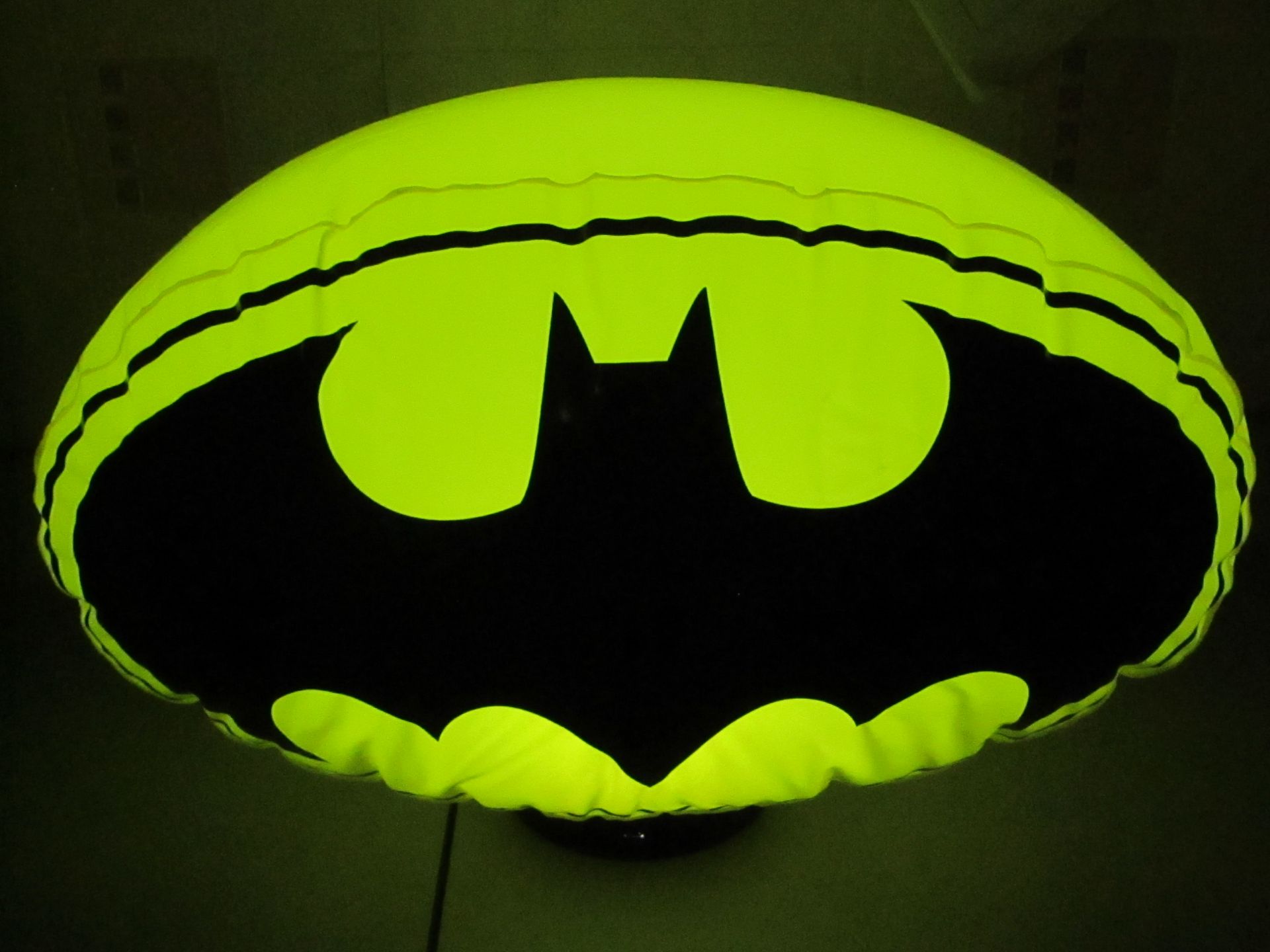 Batman XL Inflatable Touch Light. 45cm x 25cm.New & Boxed