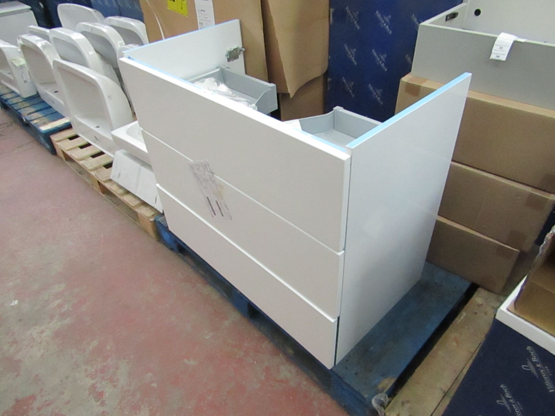 Ideal Bathrooms washbasin unit 900mm, new.