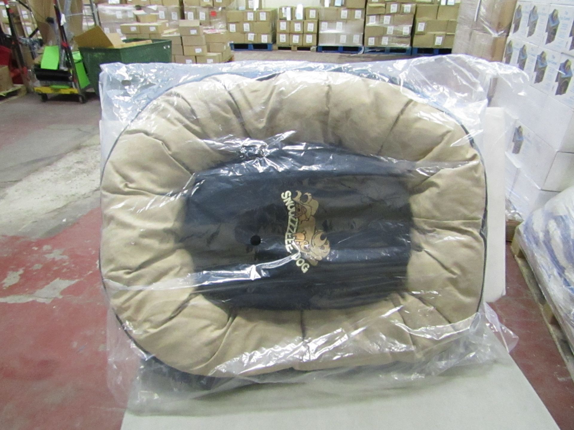 | 1x | SNOOZZEEE DOG 28" SUEDETTE DOUGHNUT DOG BED IN BLACK | NEW | RRP £38.99 |