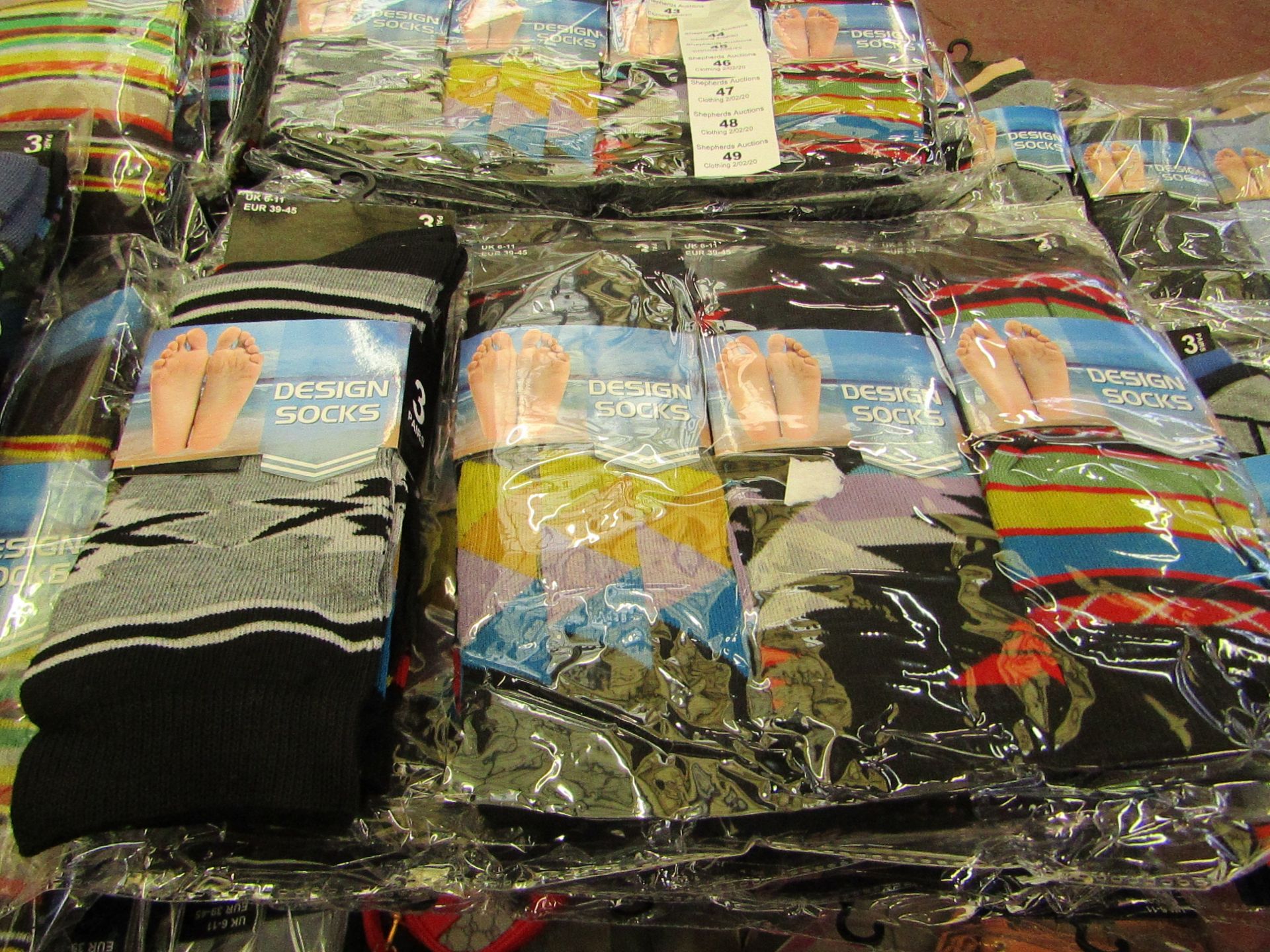 12 X Pairs of Mens Design Socks size 6-11 new in packaging