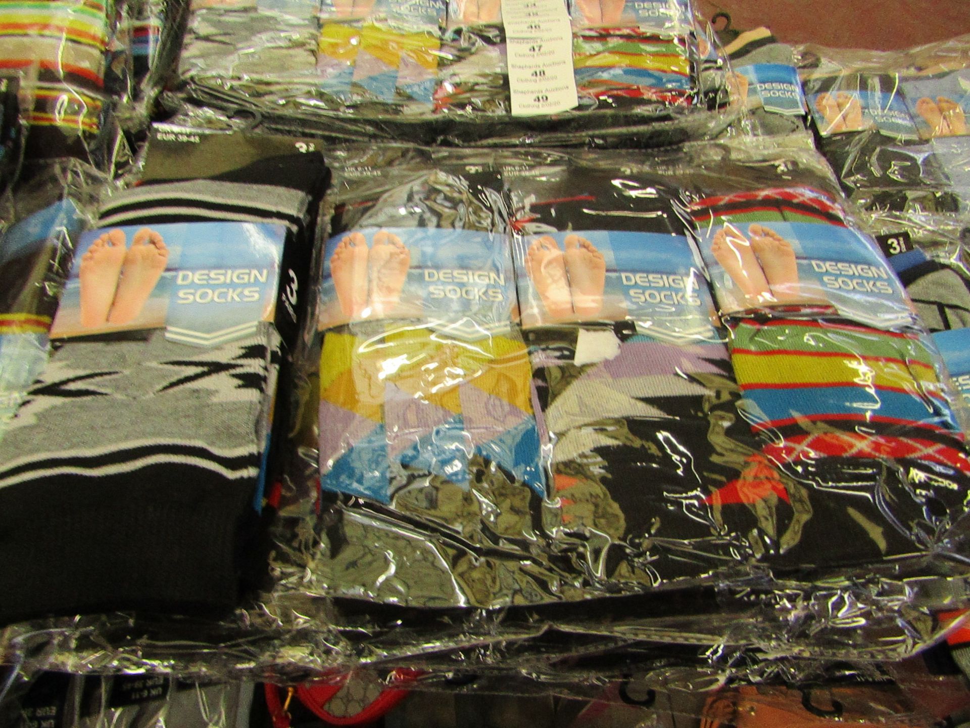 12 X Pairs of Mens Design Socks size 6-11 new in packaging