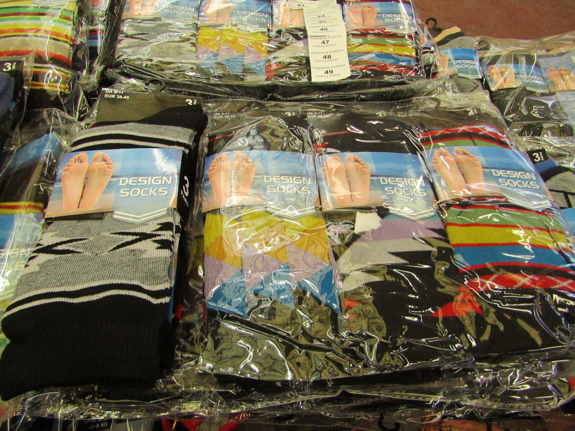 12 X Pairs of Mens Design Socks size 6-11 new in packaging