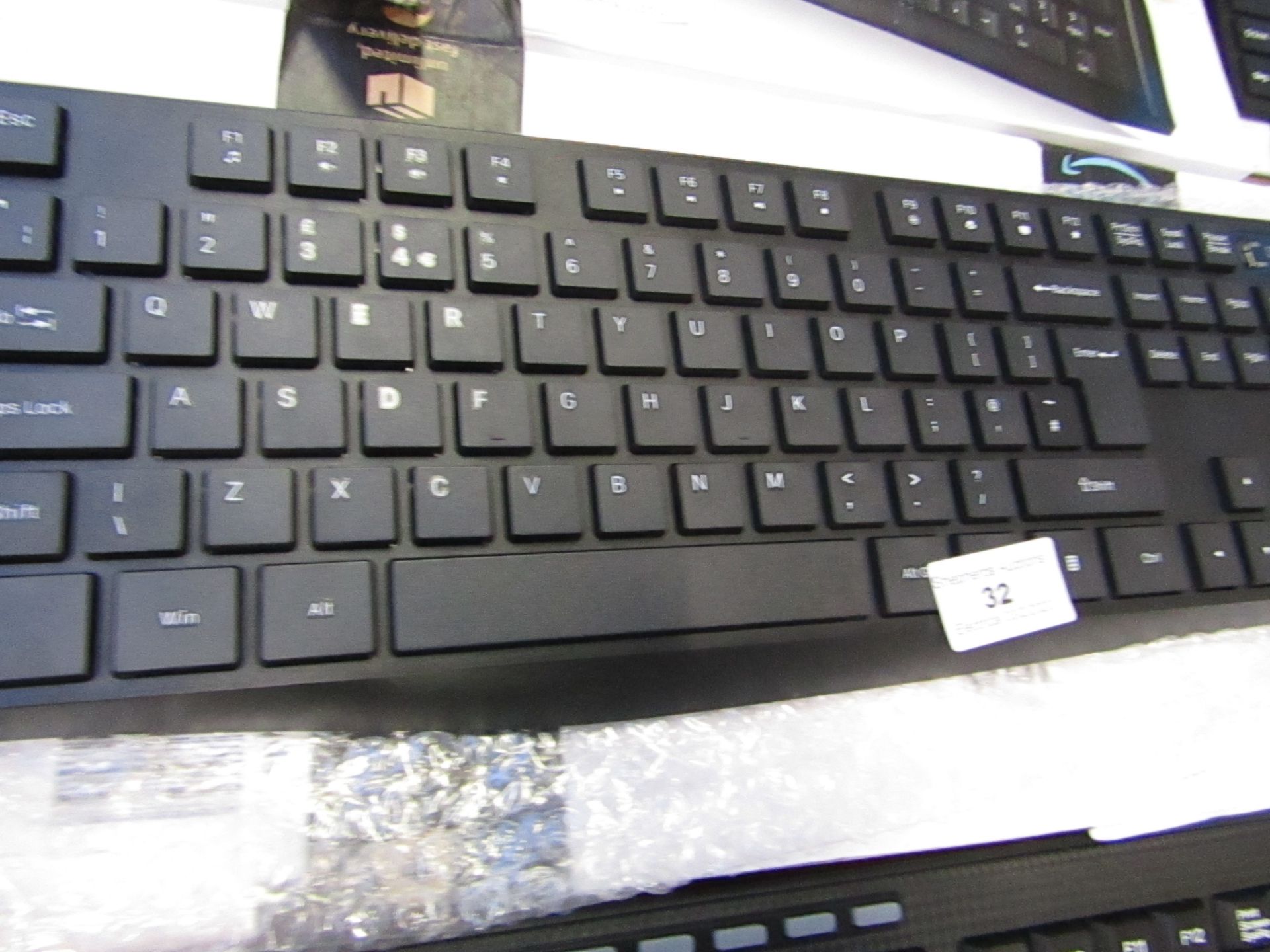 Black Wireless keyboard - Brand Unknown - Boxed.