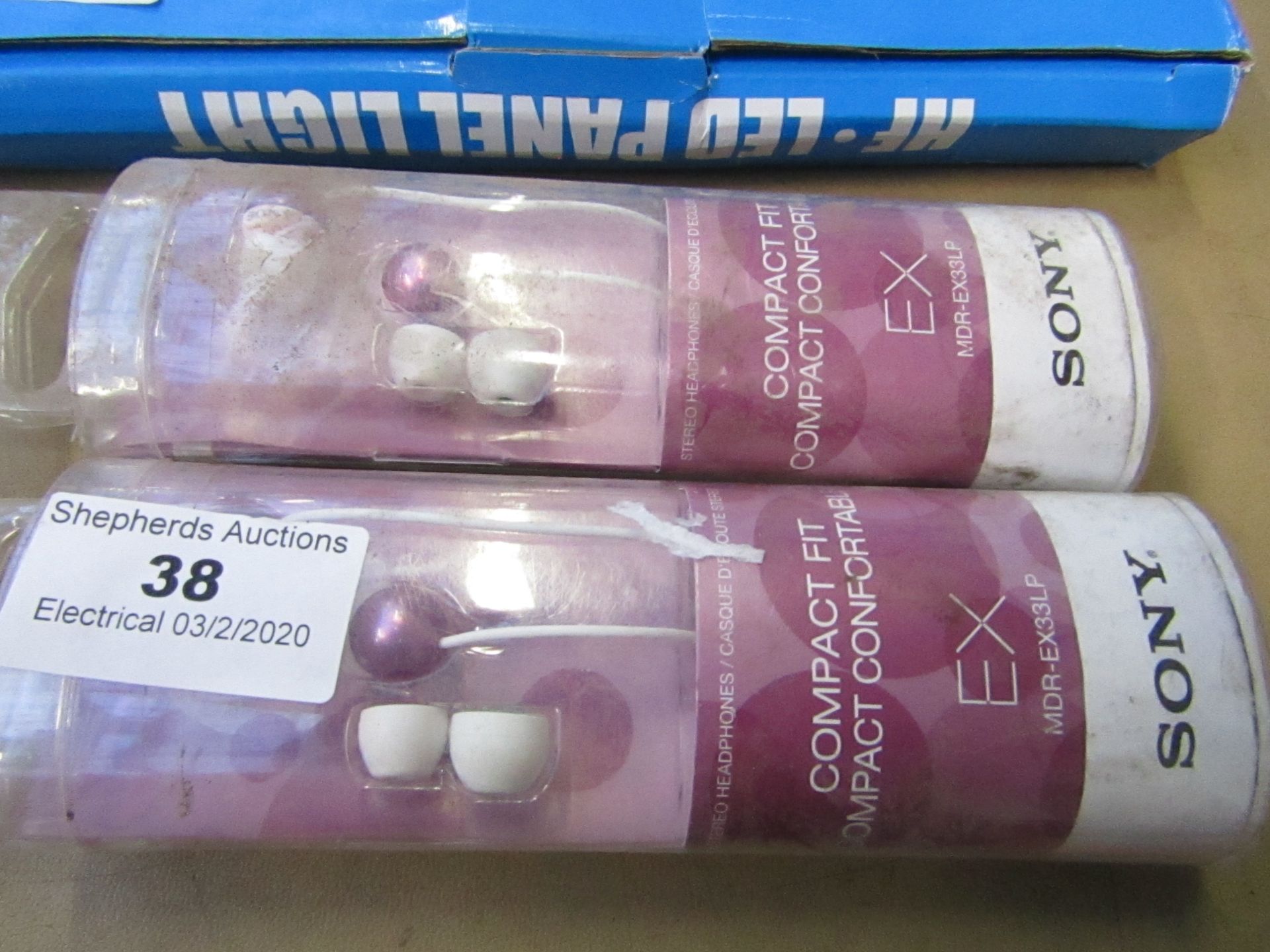 2X SONY - Earphones (pink) - packaged.