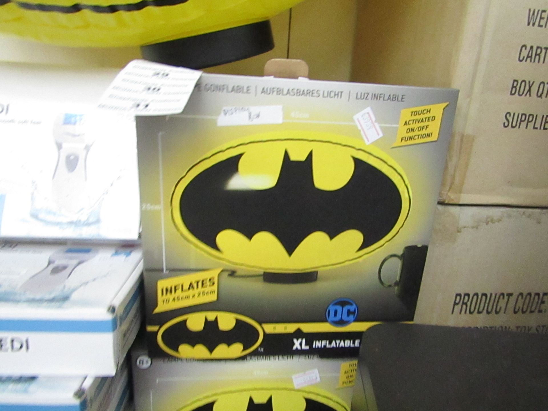 Batman XL Inflatable Light. Inflates to 45cm x 25cm.New & Boxed