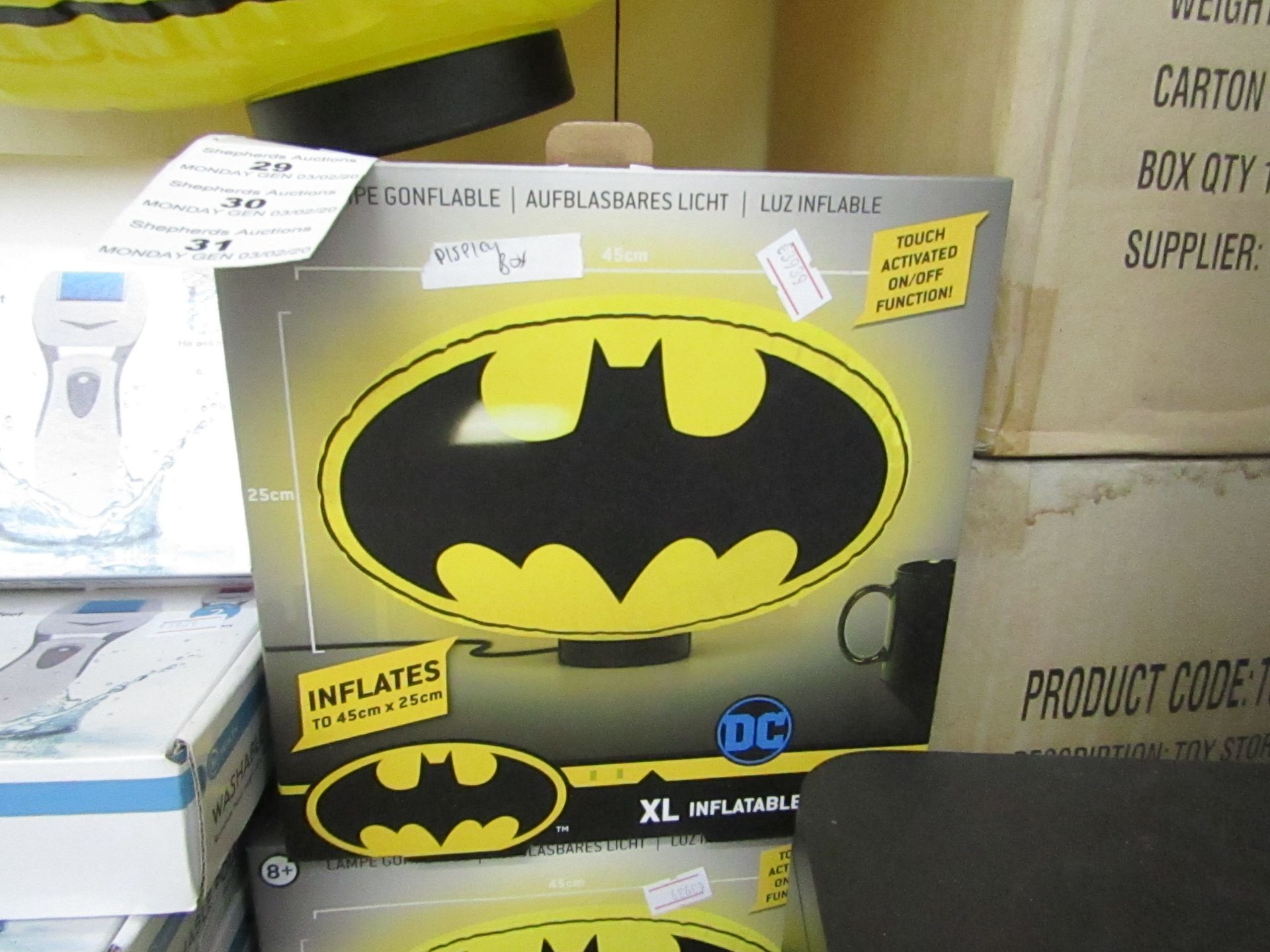 Batman XL Inflatable Light. Inflates to 45cm x 25cm.New & Boxed