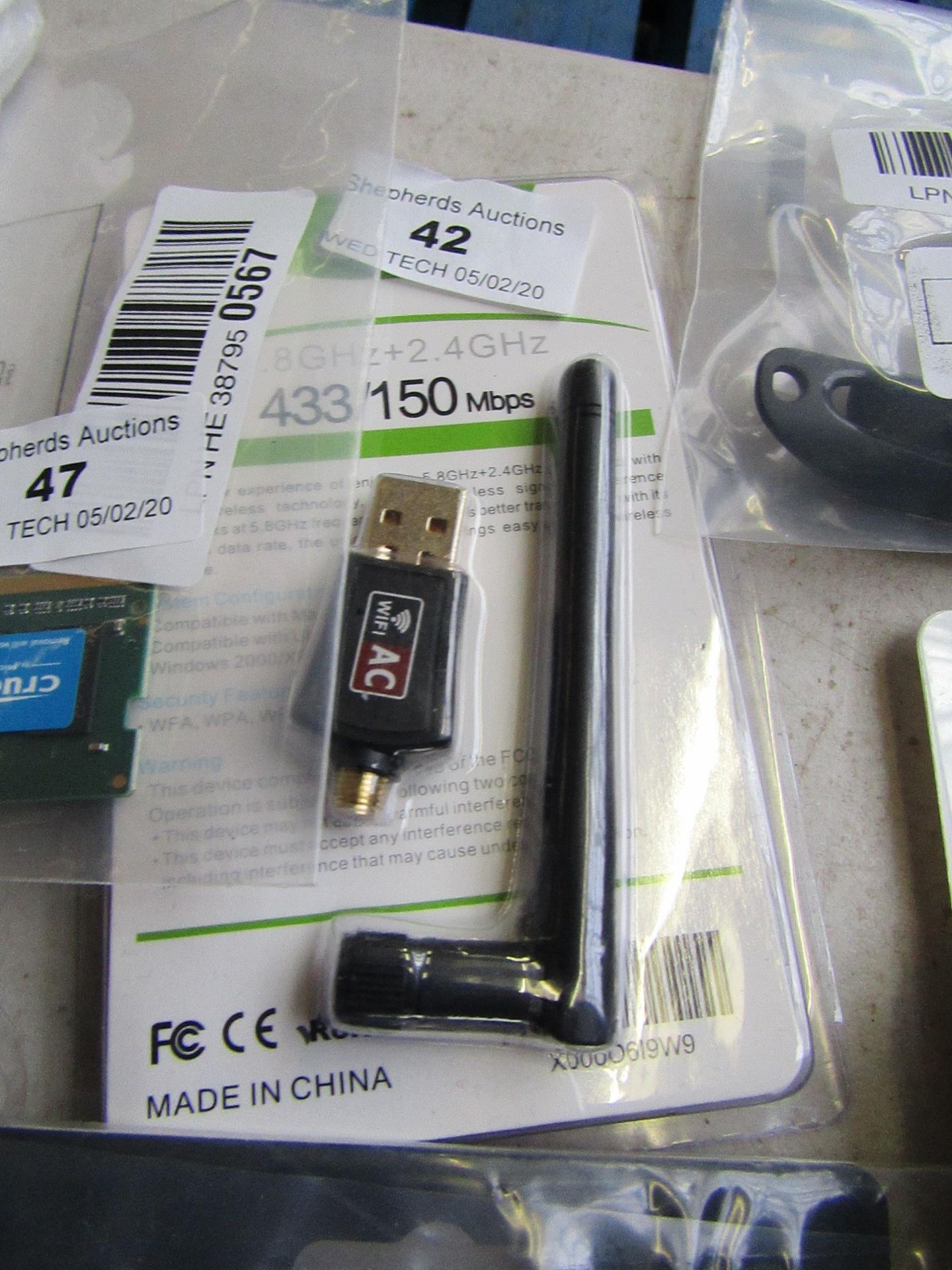 5.8GHz + 2.4GHz USB antenna, untested and packaged.