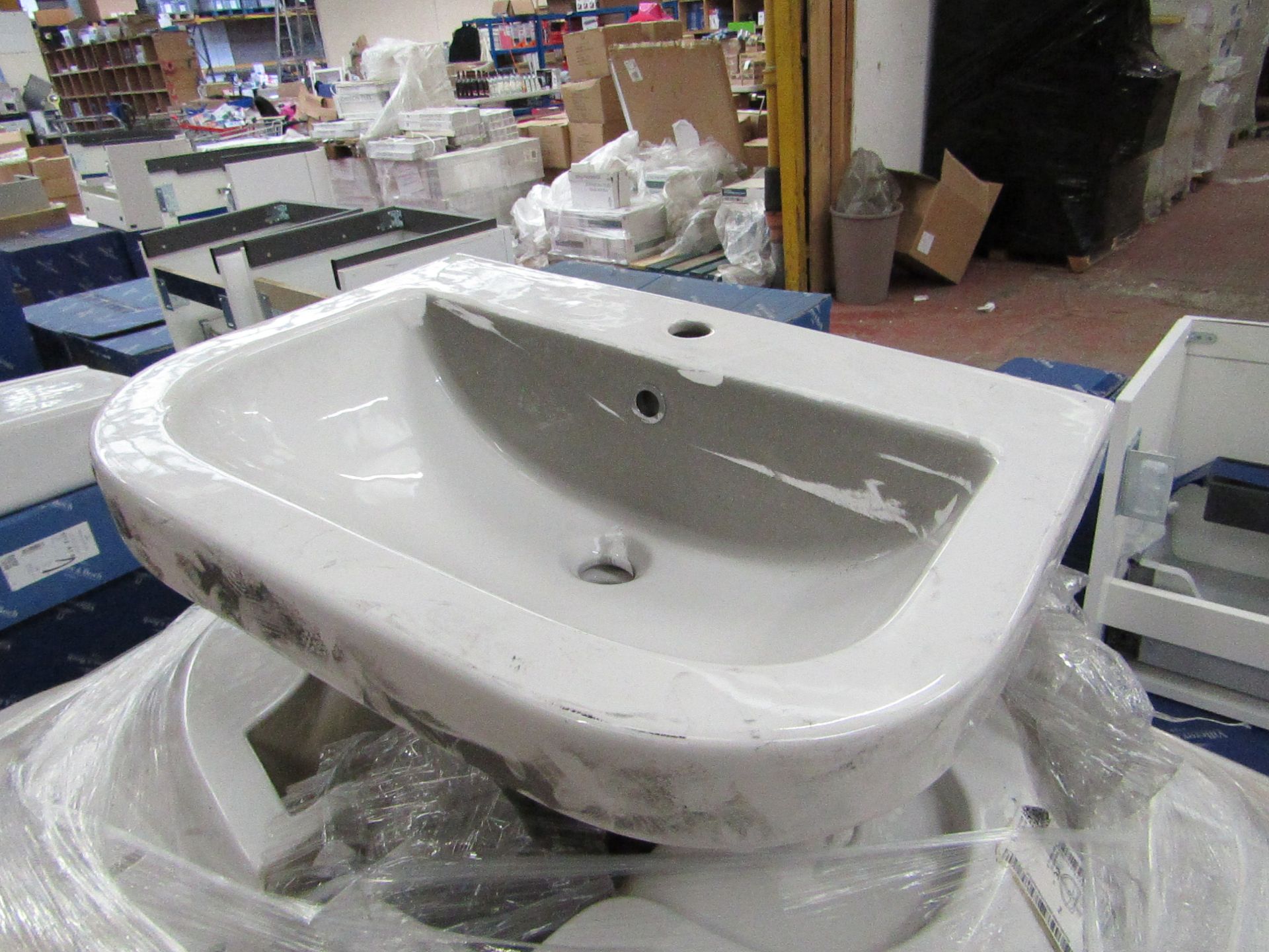 Villeroy and Boch 650mm 1TH basin with overflow, new.