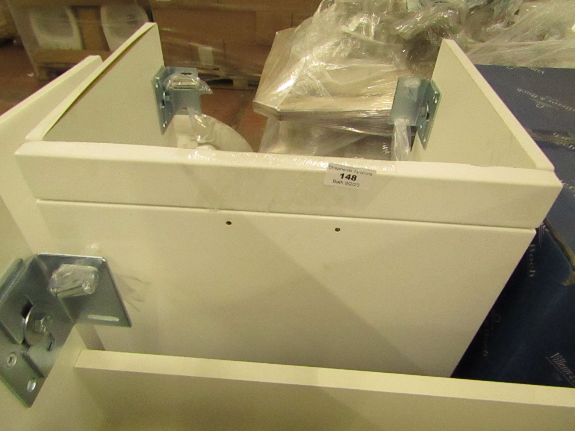 Villeroy and Boch vanity unit, 440mm, new and boxed.