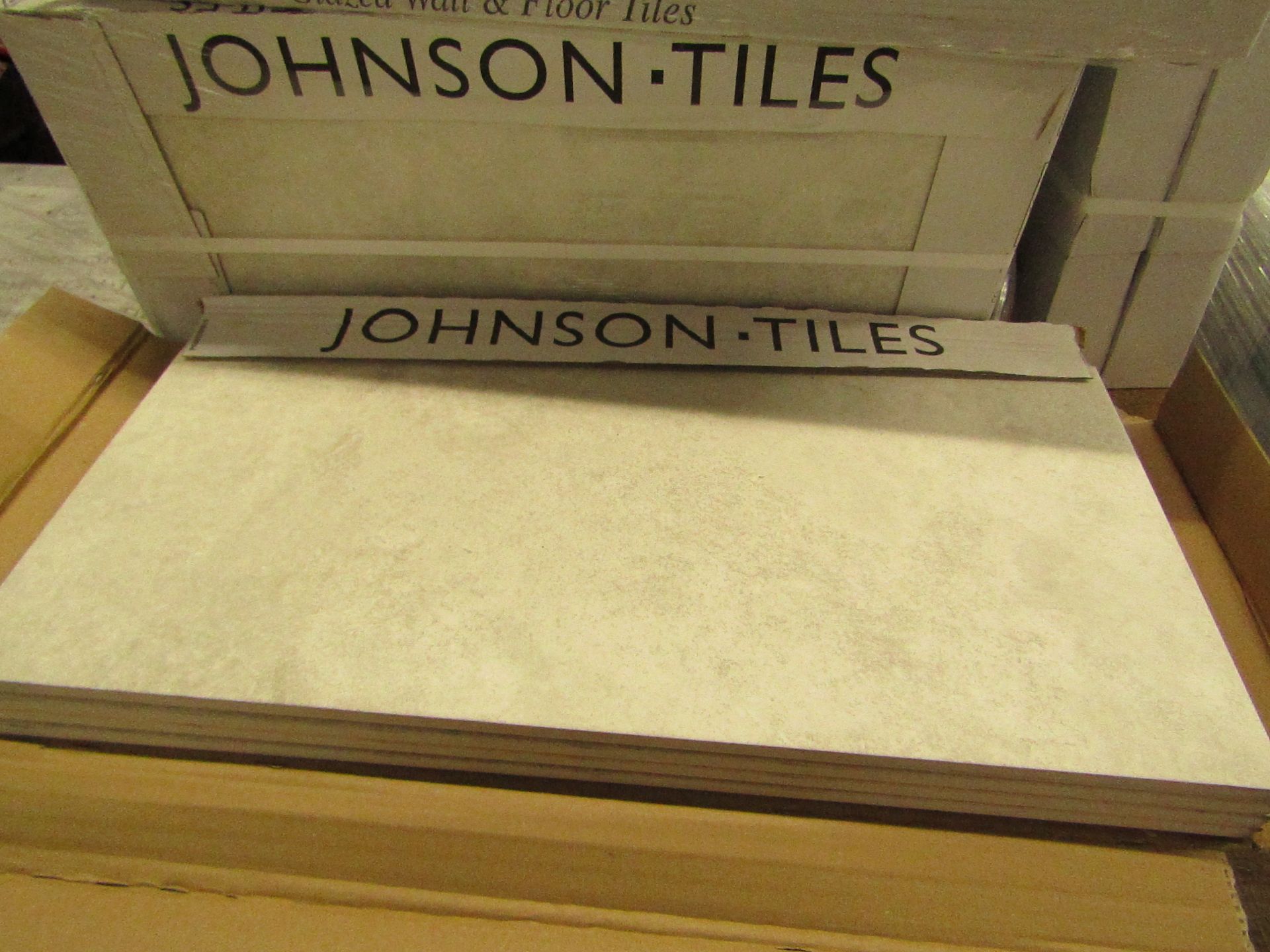 10x Packs of 5 Cambridge Classic White Textured 300x600 wall and floor tiles by Johnsons, new. The