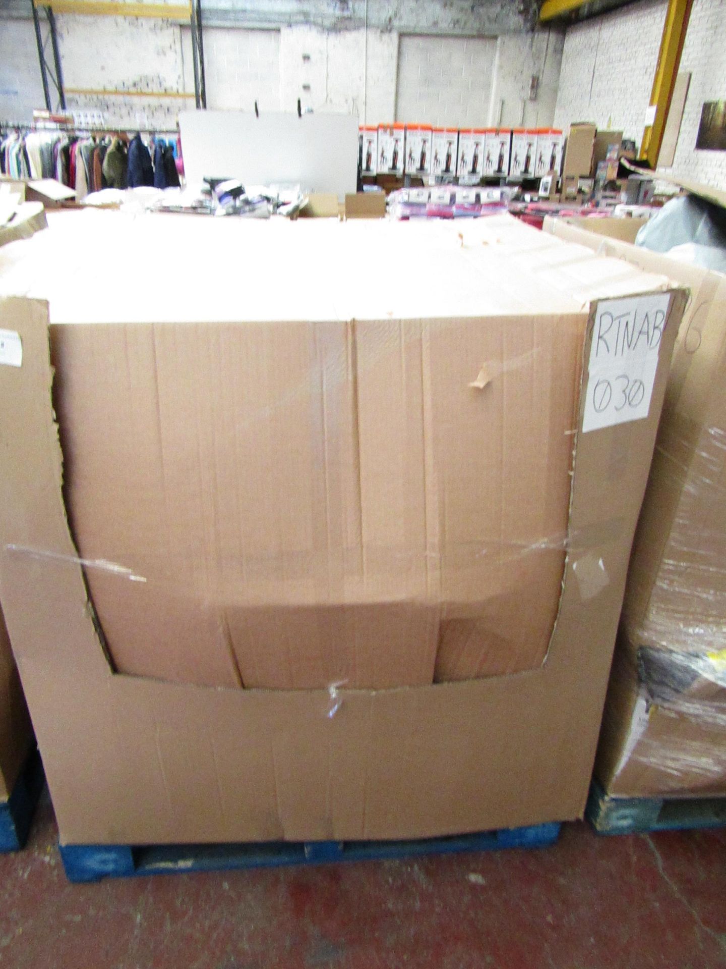 | 32X | THE PALLET CONTAINS VARIOUS SIZED YAWN AIR BEDS | UNCHECKED | NO ONLINE RE-SALE | PALLET