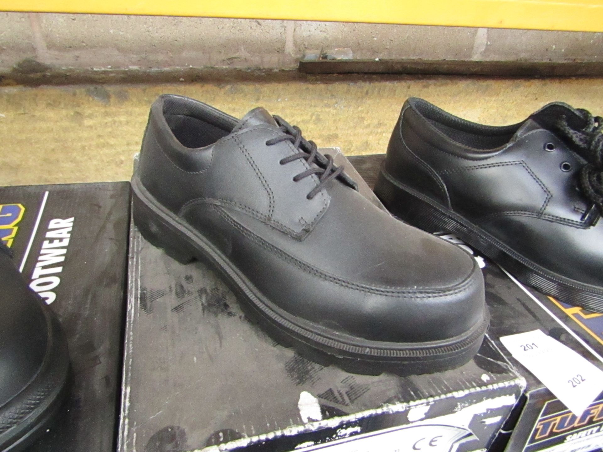Capps safety steel toe-cap shoes, size 7, new and boxed.