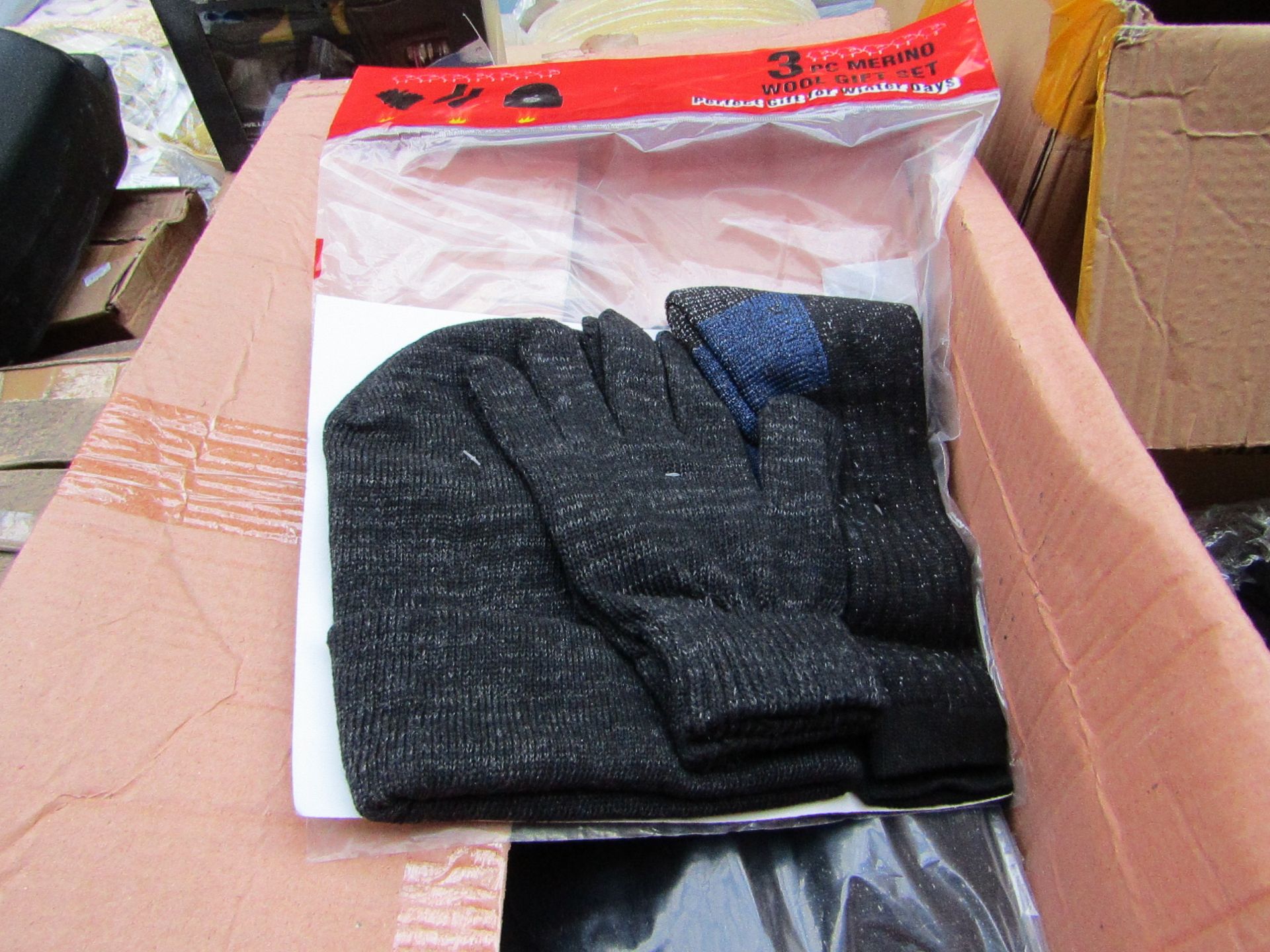 3 piece Merino Wool Gift Sets being Hat, Gloves & Socks new & packaged