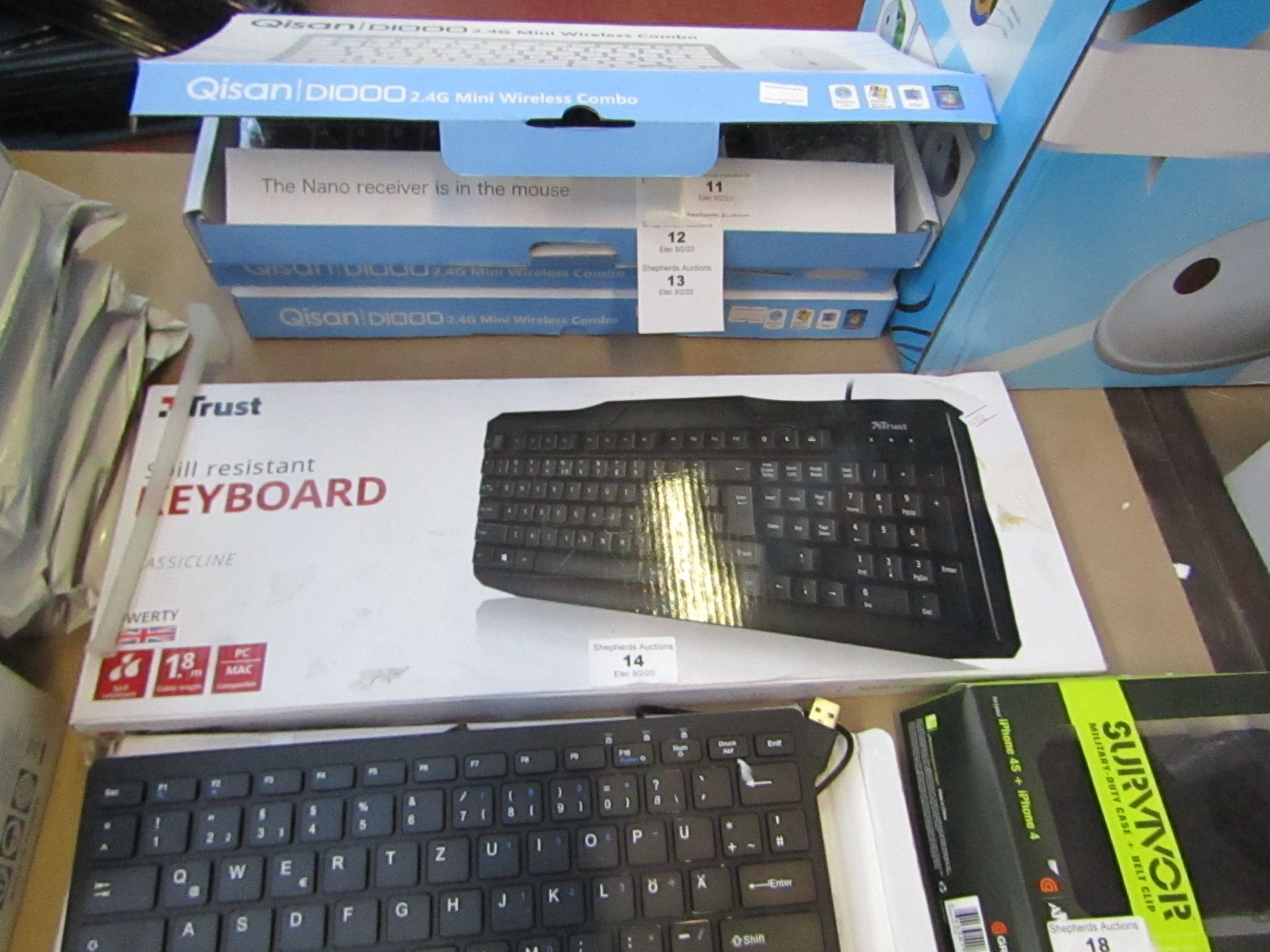 TRUST - Spill Resistant keyboard - CLASSICLINE - Untested and boxed.