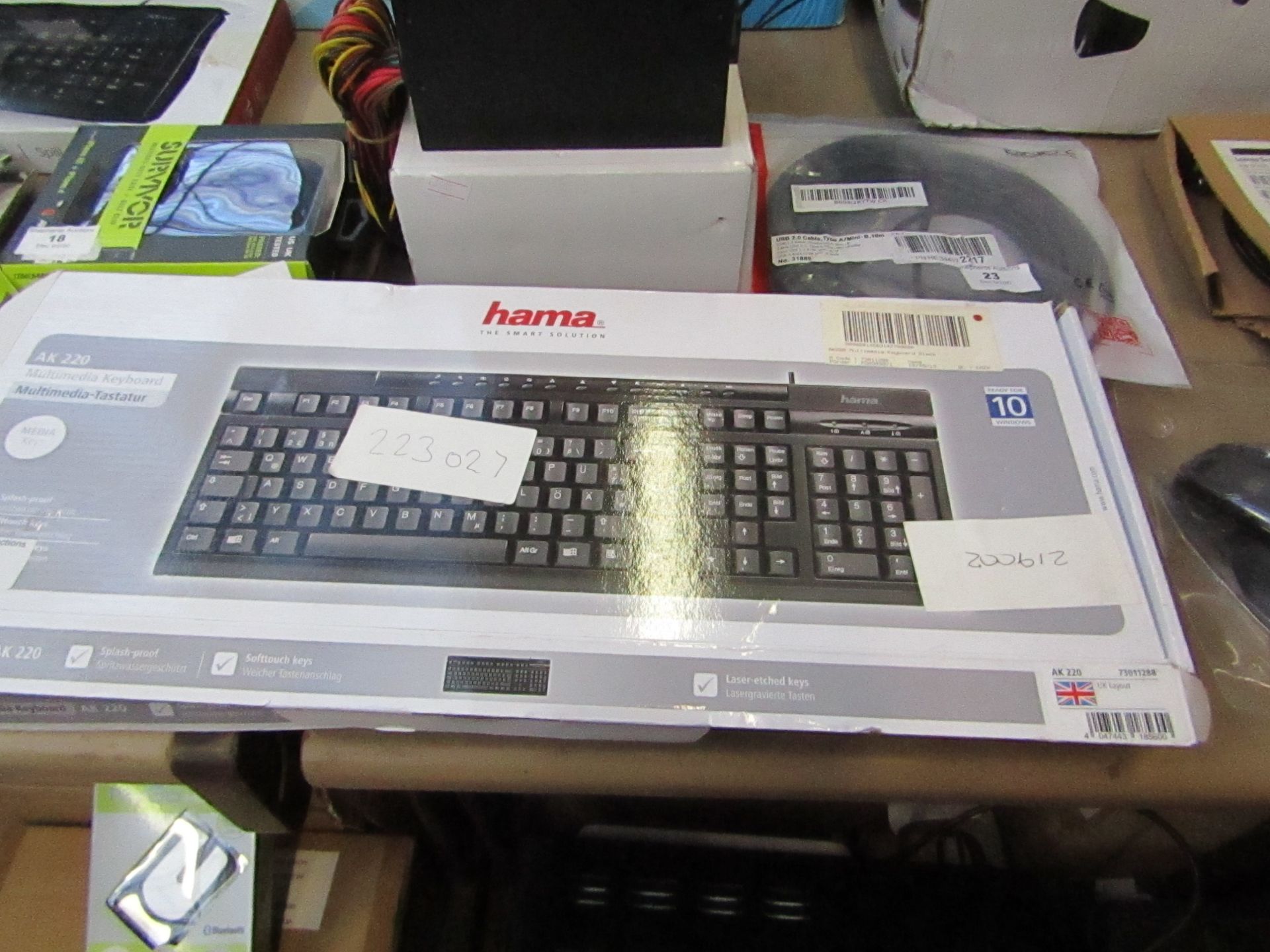HAMA - Multimedia keyboard AK220 - Untested and boxed.