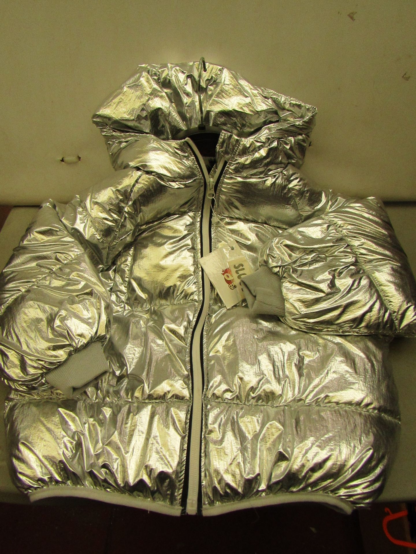 Childs Padded Silver Jacket age 6-7 yrs RRP £30 new in packaging