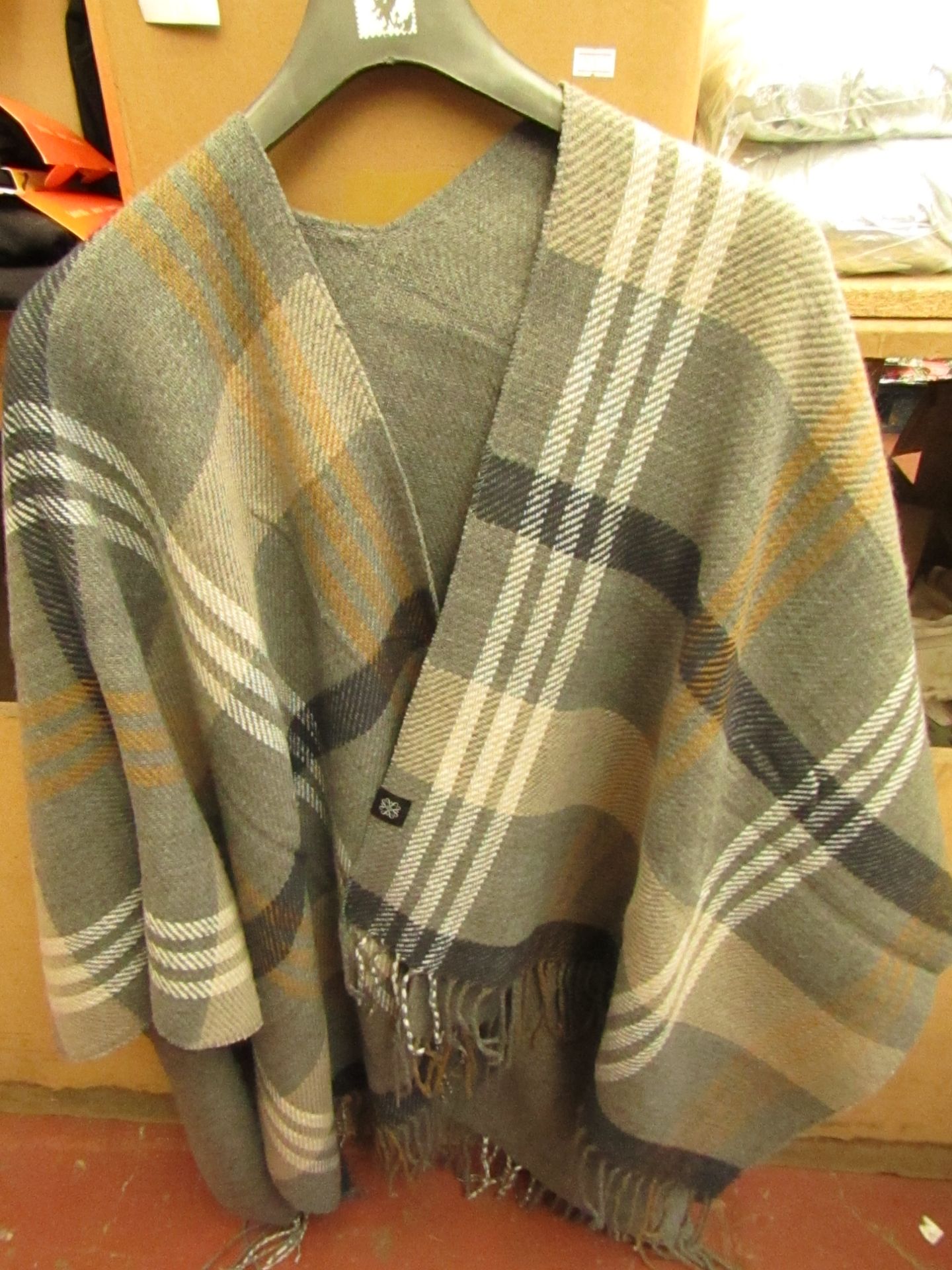 Avon Grey Tartan/Plain Grey Reversable Shawl one size new & packaged