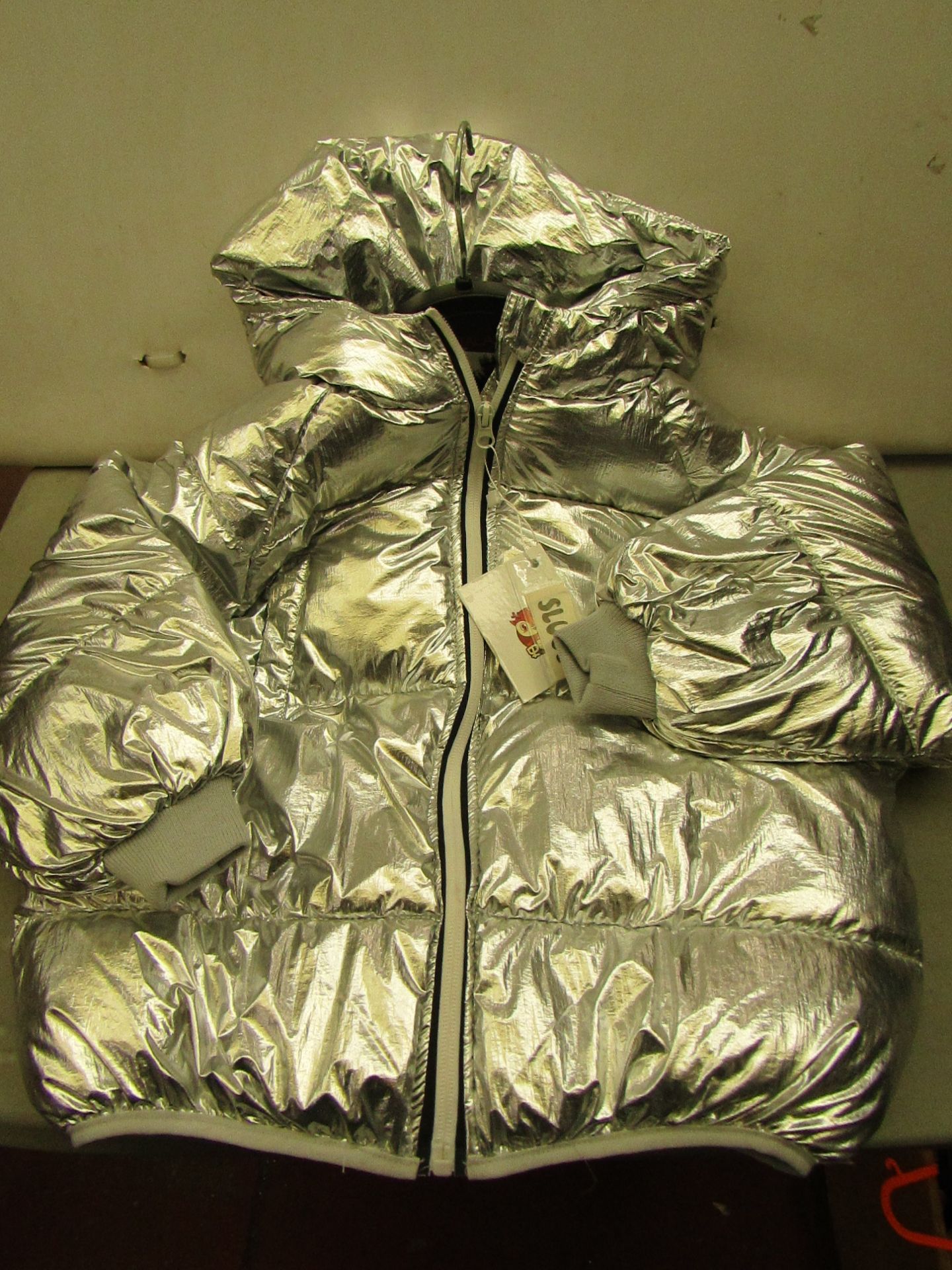 Childs Padded Silver Jacket age 8-9 yrs RRP £30 new in packaging