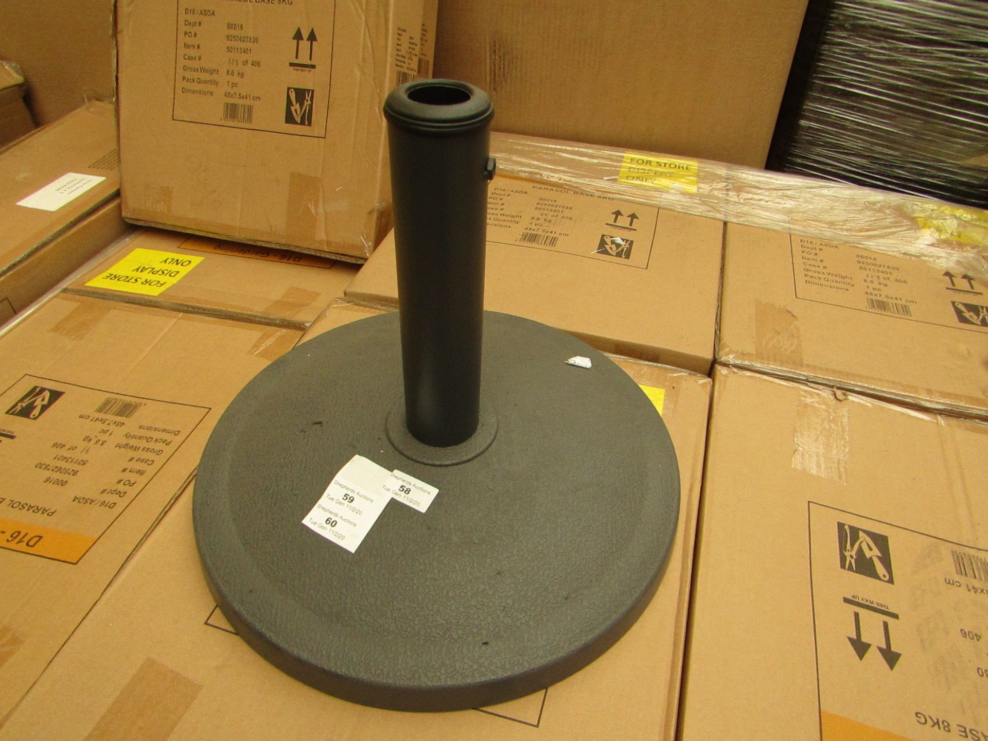 8kg Universal Parasol base. New & Boxed