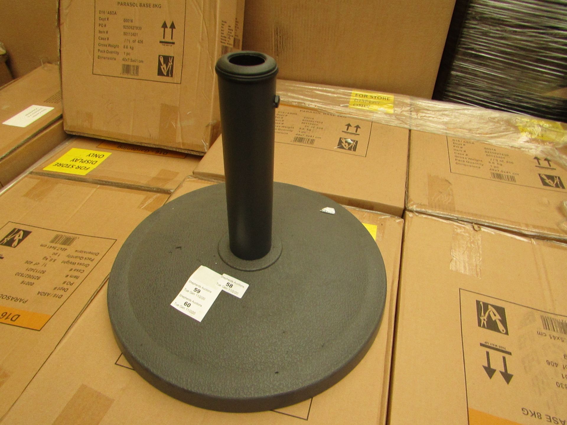 8kg Universal Parasol base. New & Boxed