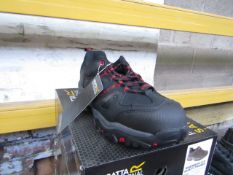 Regatta Professional Riverbeck safety steel toe-cap trainer, size 7, new and boxed.