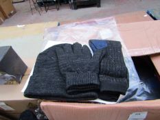 3 piece Merino Wool Gift Sets being Hat, Gloves & Socks new & packaged