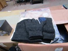 3 piece Merino Wool Gift Sets being Hat, Gloves & Socks new & packaged