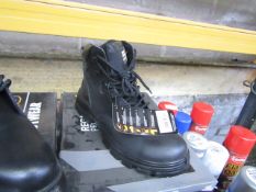 Regatta Crumpsall safety steel toe-cap boot, size 7, new and boxed.