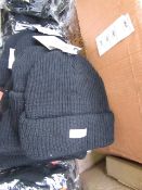 6x 3M Thinsulated Fleece Lined Beanies, one size, new with tags.