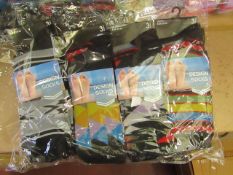 12 x Pairs of Ladies Design Socks size 4-7 new in packaging