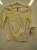 Spanx On Top and In Control Elbow Length Scooped Neck Top size medium RRP £20 new with tag